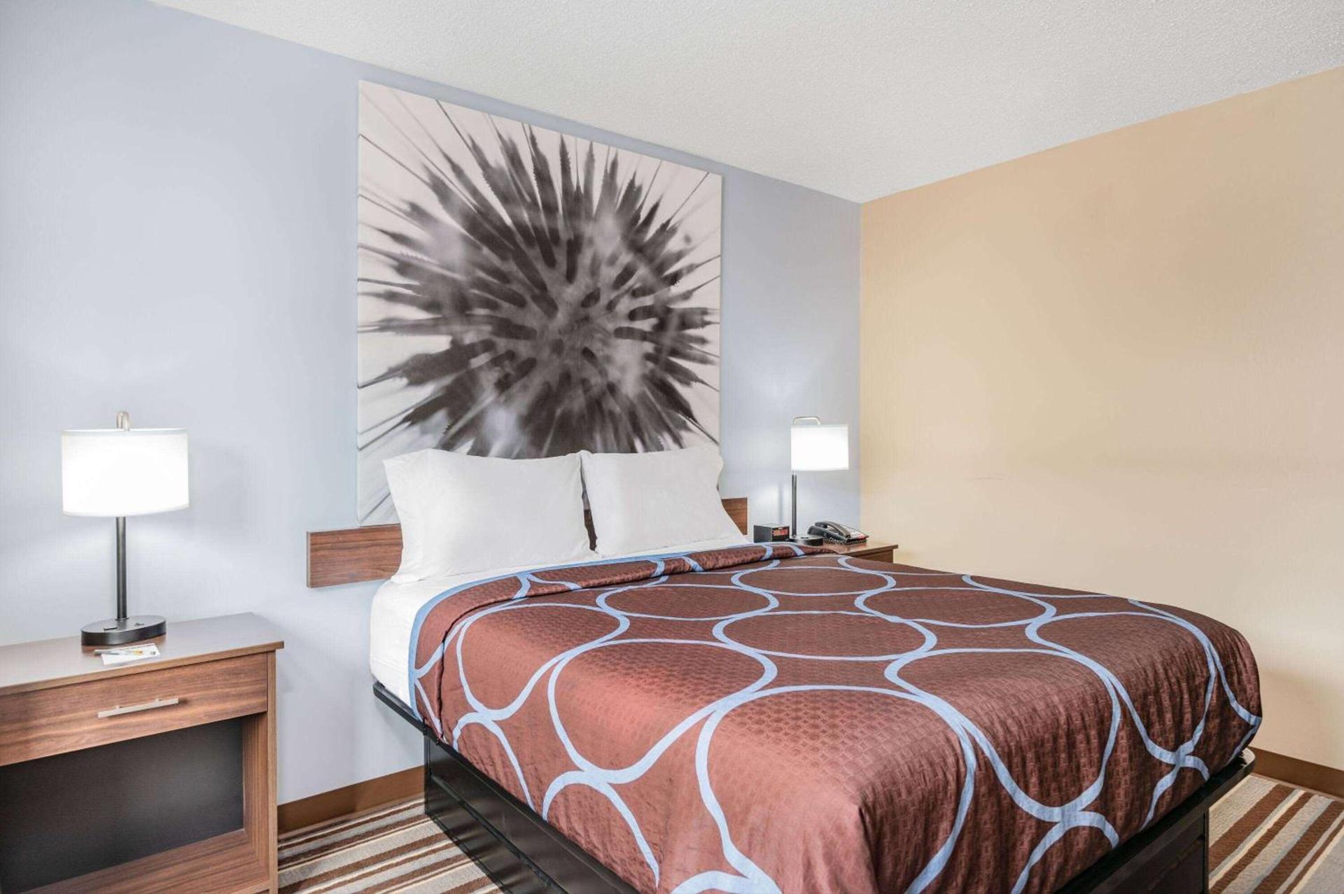 Super 8 by Wyndham Joliet photo 19