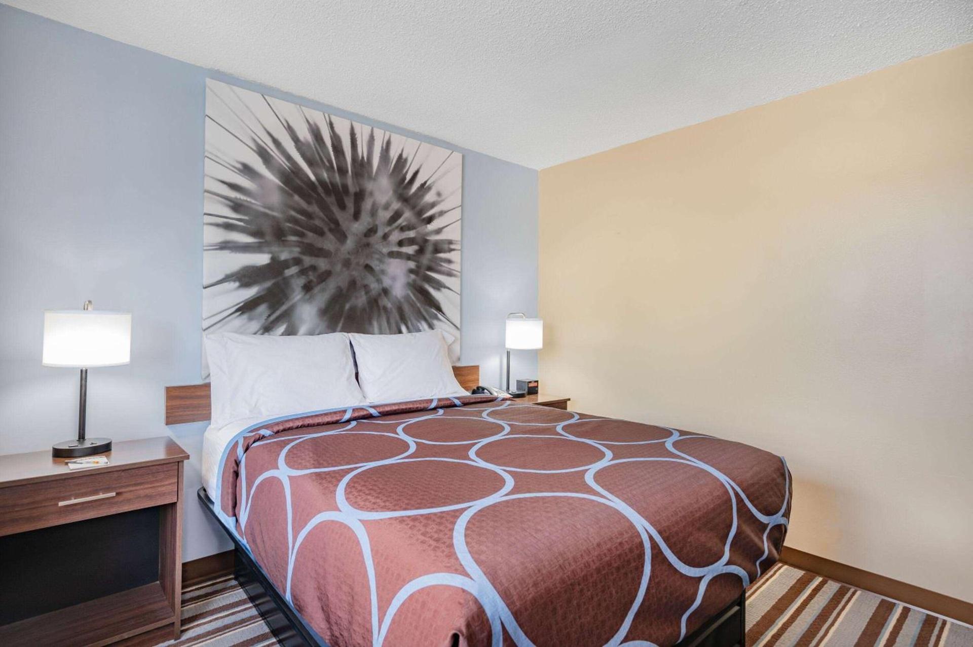 Super 8 by Wyndham Joliet photo 28