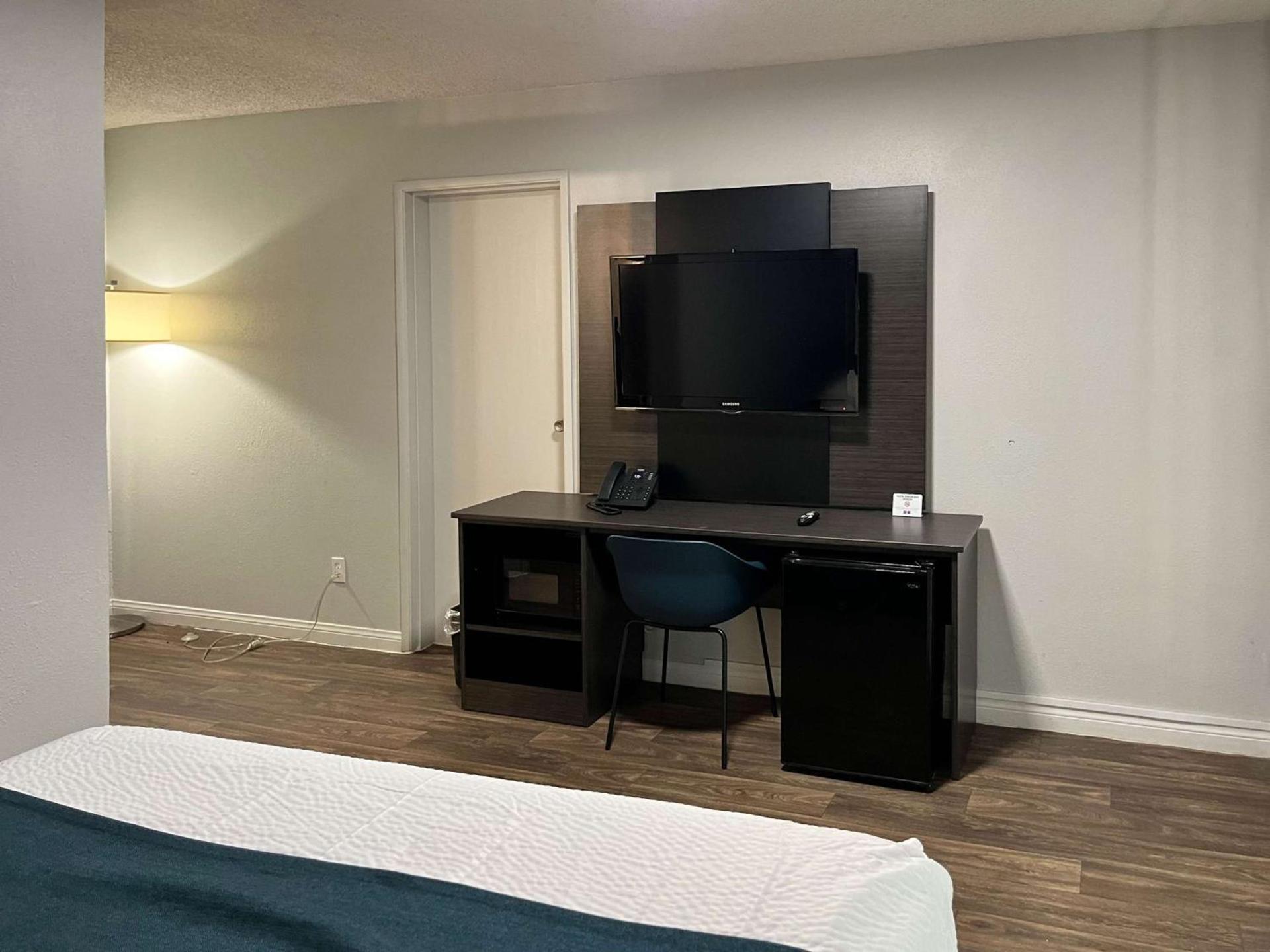 Motel 6 Las Vegas NV Downtown Fremont St photo 4