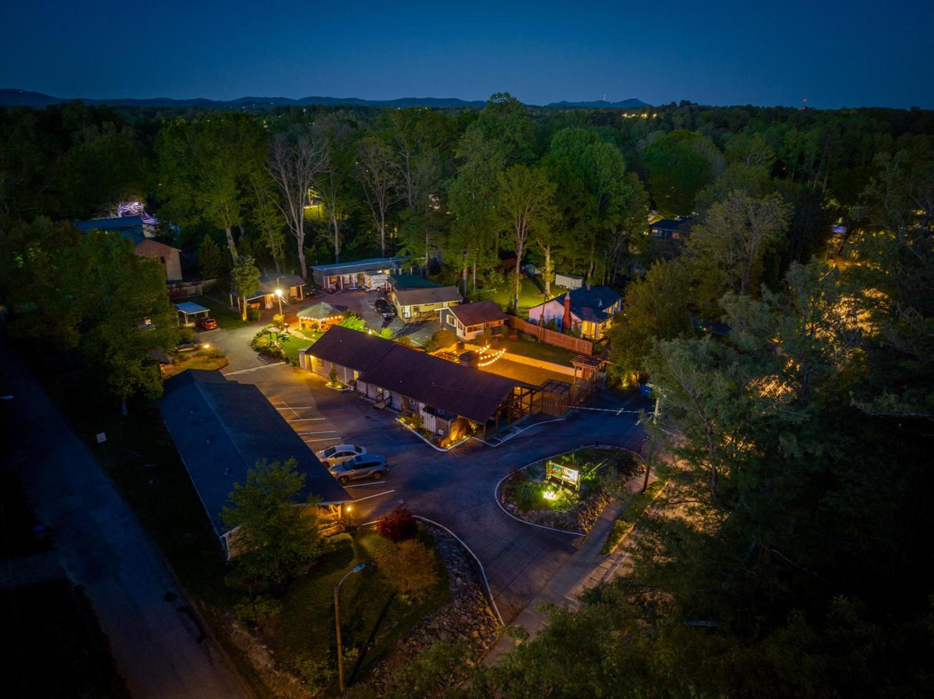CedarWood Inn photo 10
