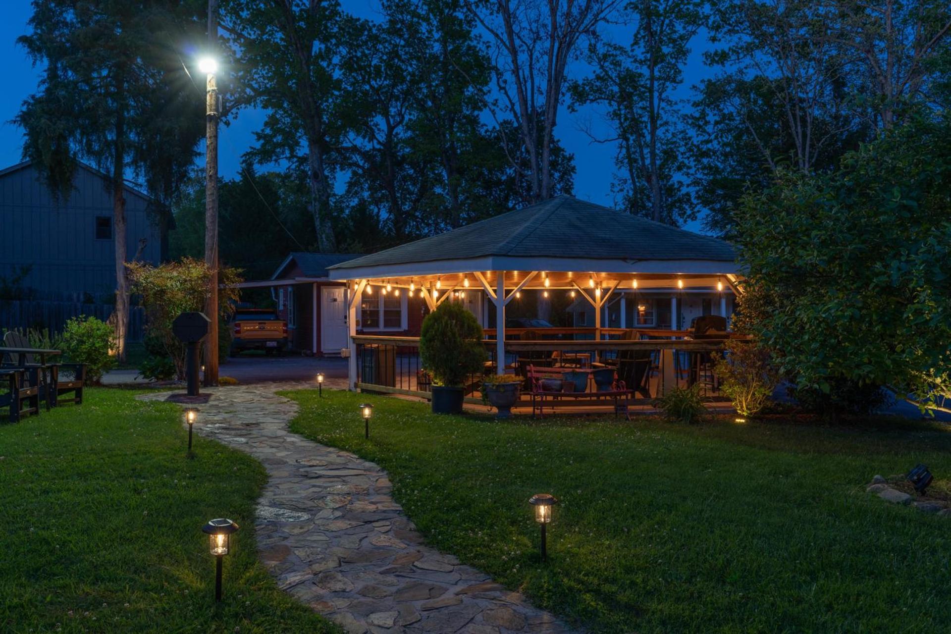 CedarWood Inn photo 22