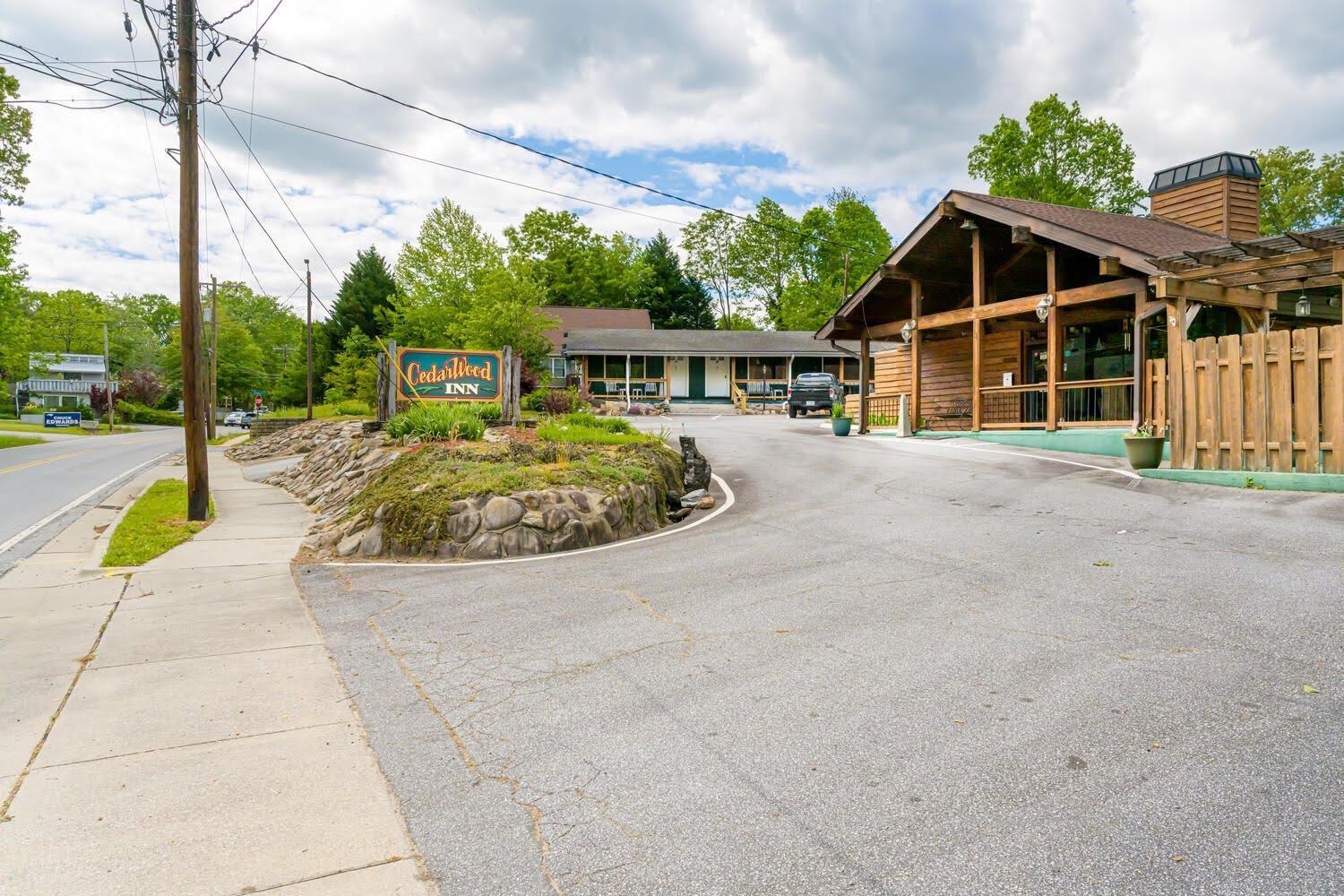CedarWood Inn photo 86