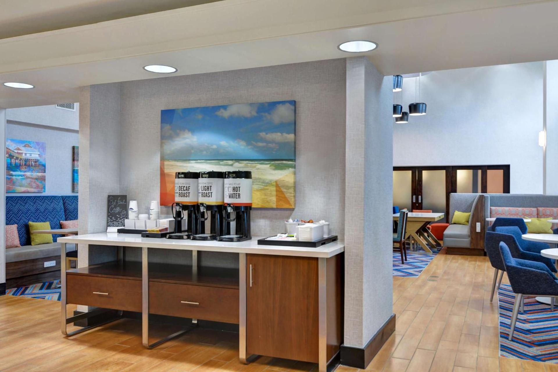 Hampton Inn & Suites Clearwater St Petersburg Ulmerton Road FL photo 16