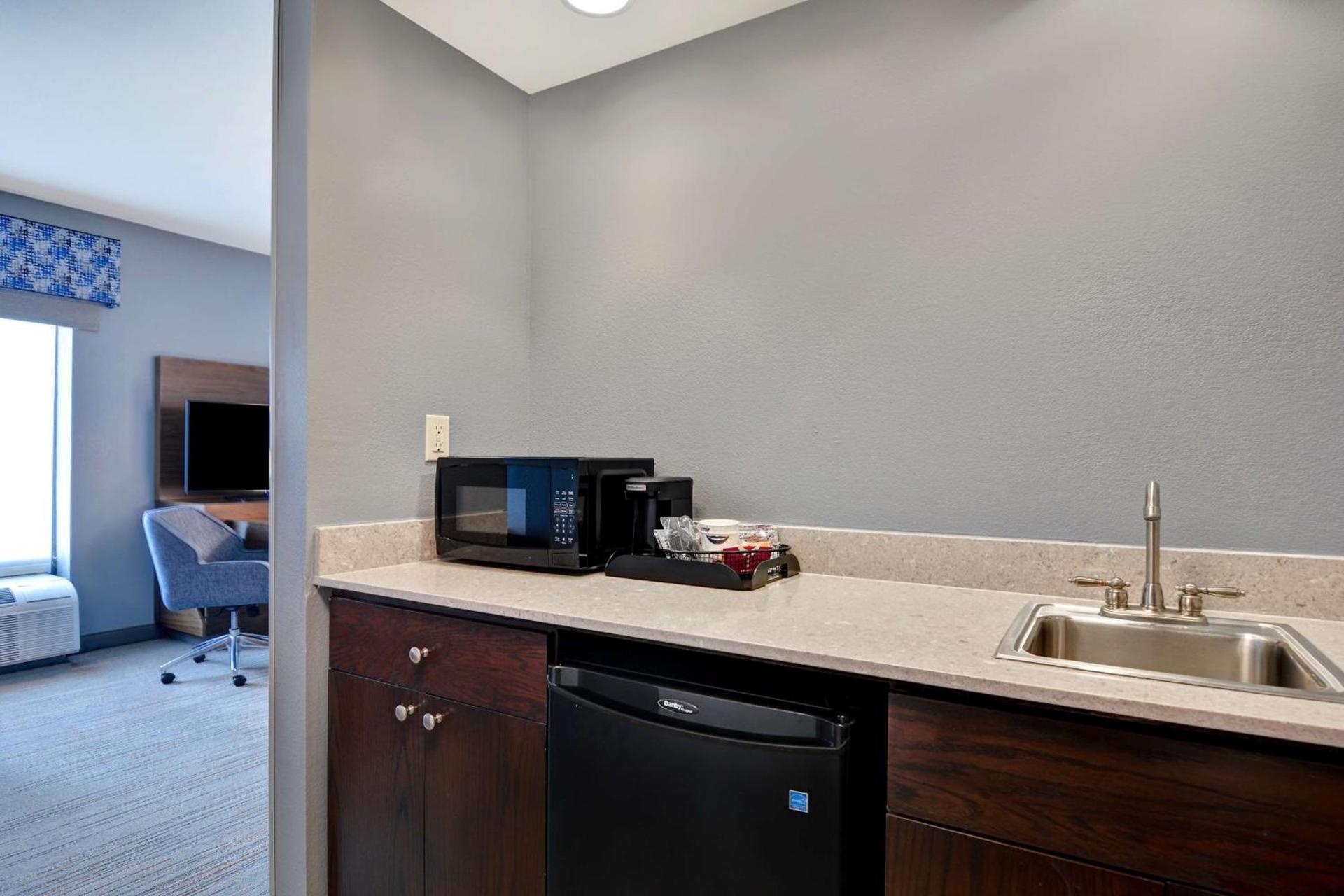 Hampton Inn & Suites Clearwater St Petersburg Ulmerton Road FL photo 36