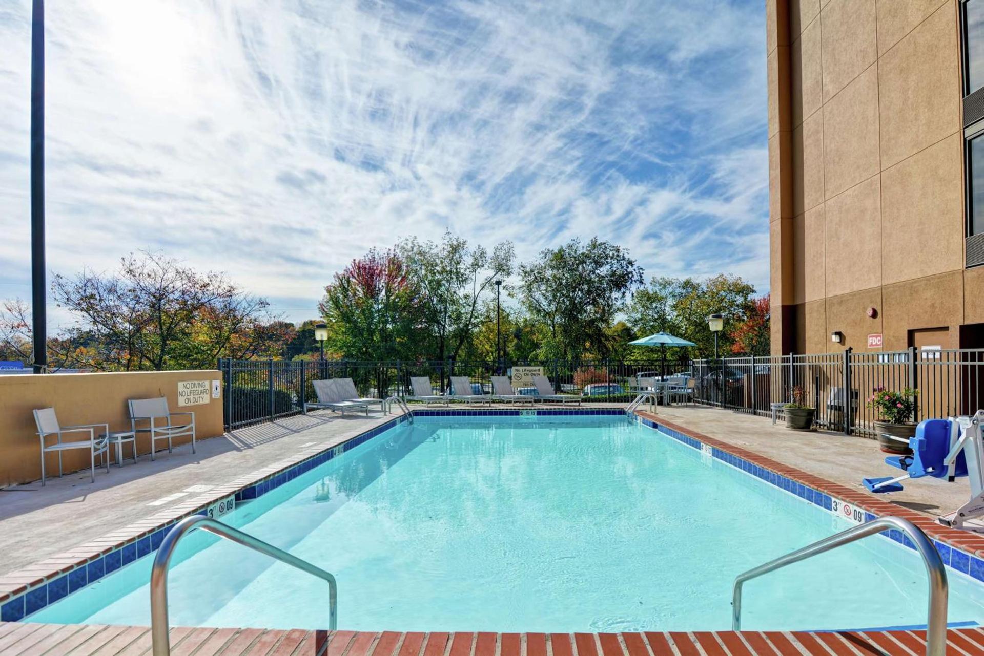 Hampton Inn Charlotte-Gastonia photo 2