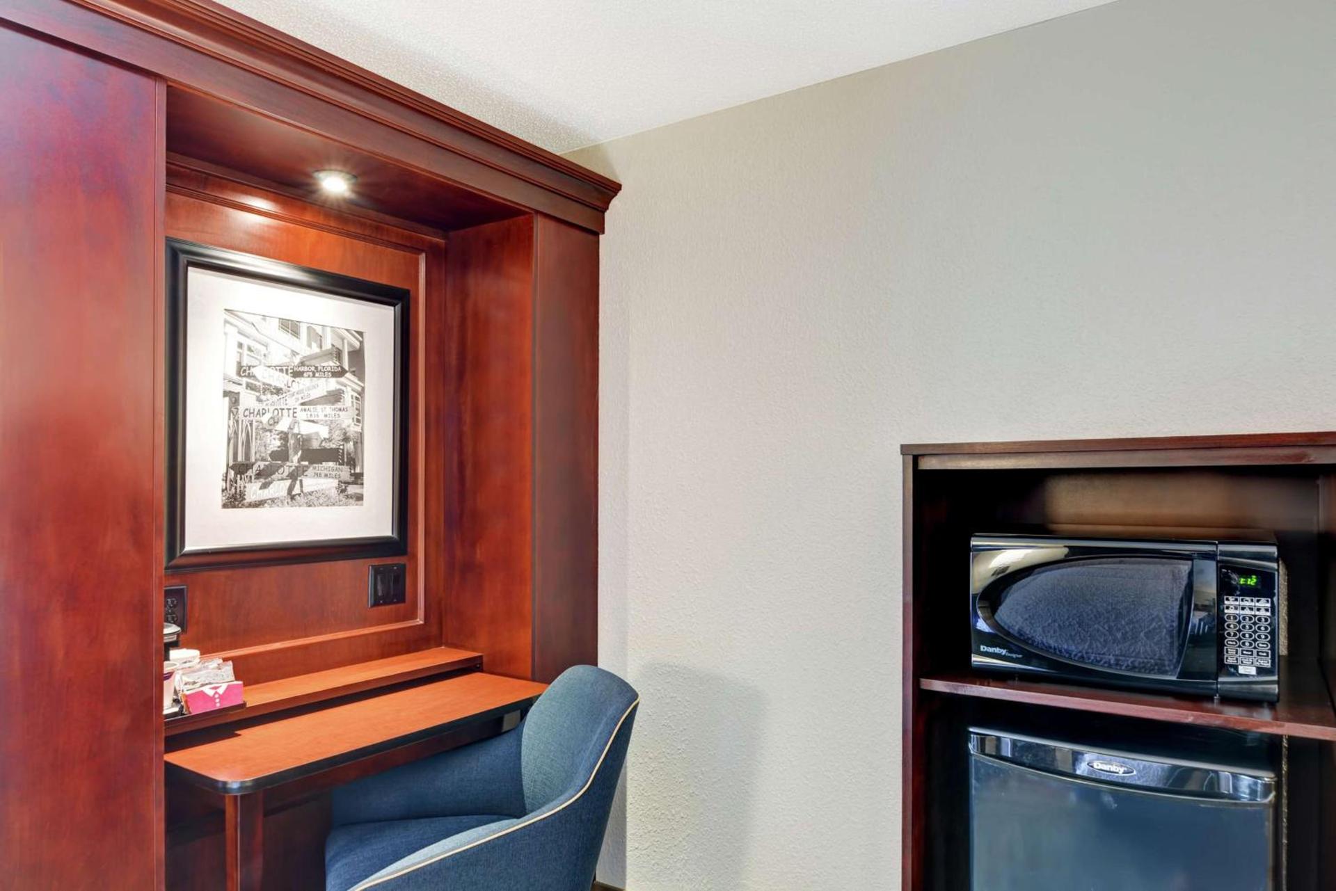 Hampton Inn Charlotte-Gastonia photo 31