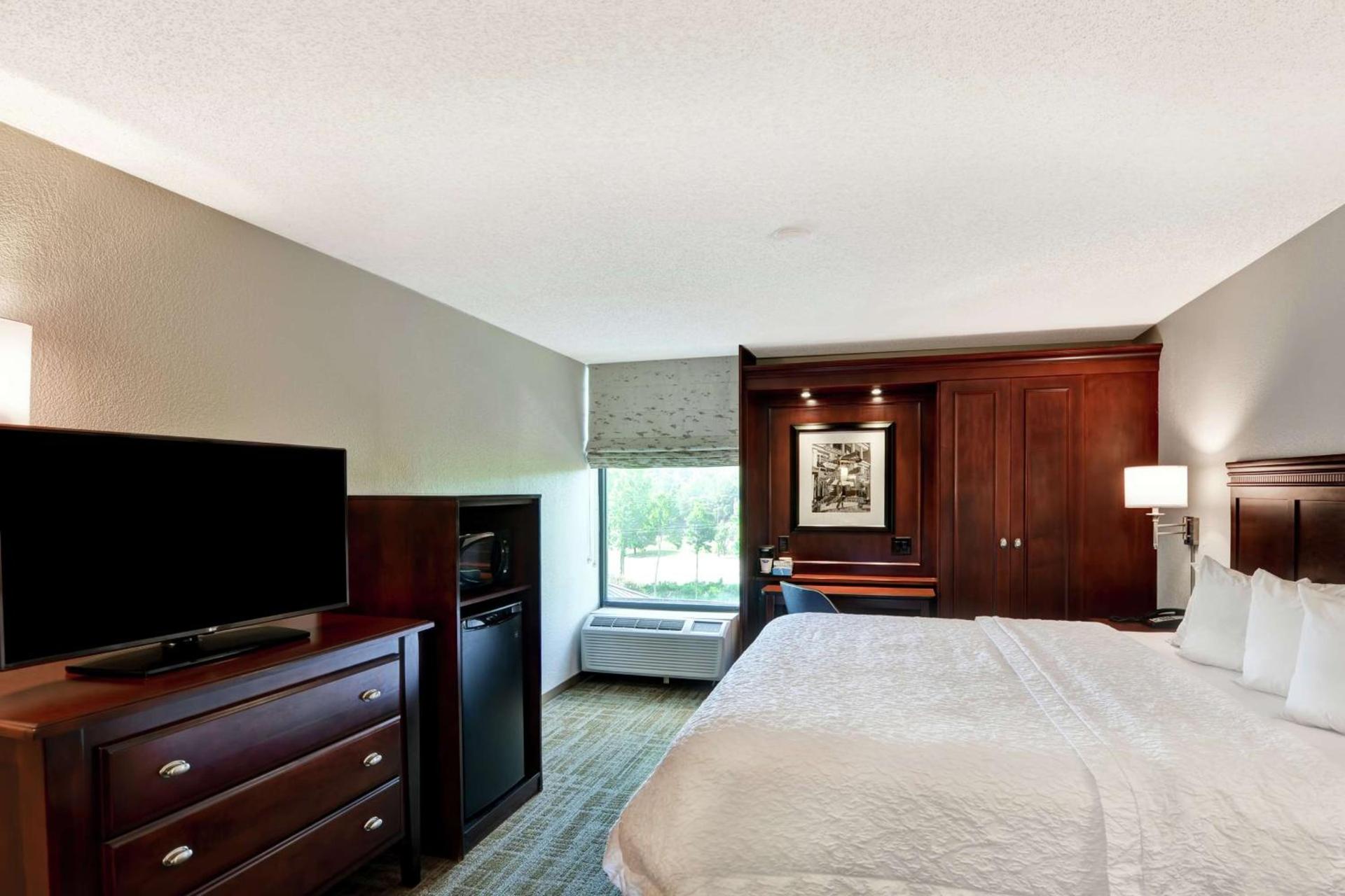 Hampton Inn Charlotte-Gastonia photo 35
