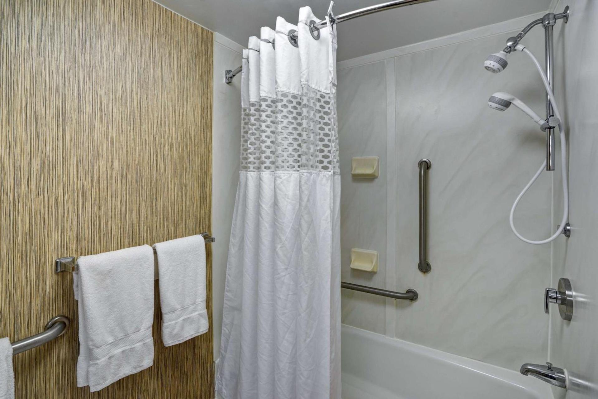 Hampton Inn by Hilton Milford photo 34
