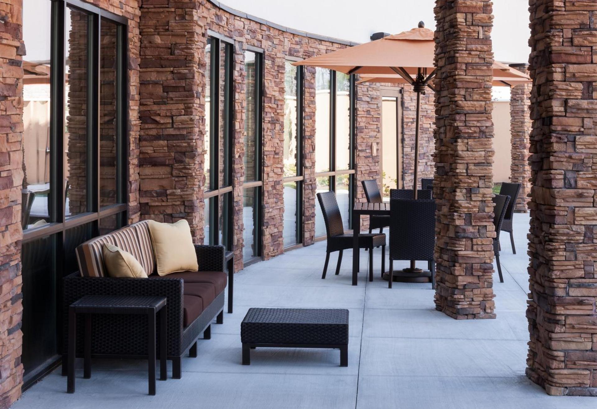 Courtyard by Marriott Houston North/Shenandoah photo 4