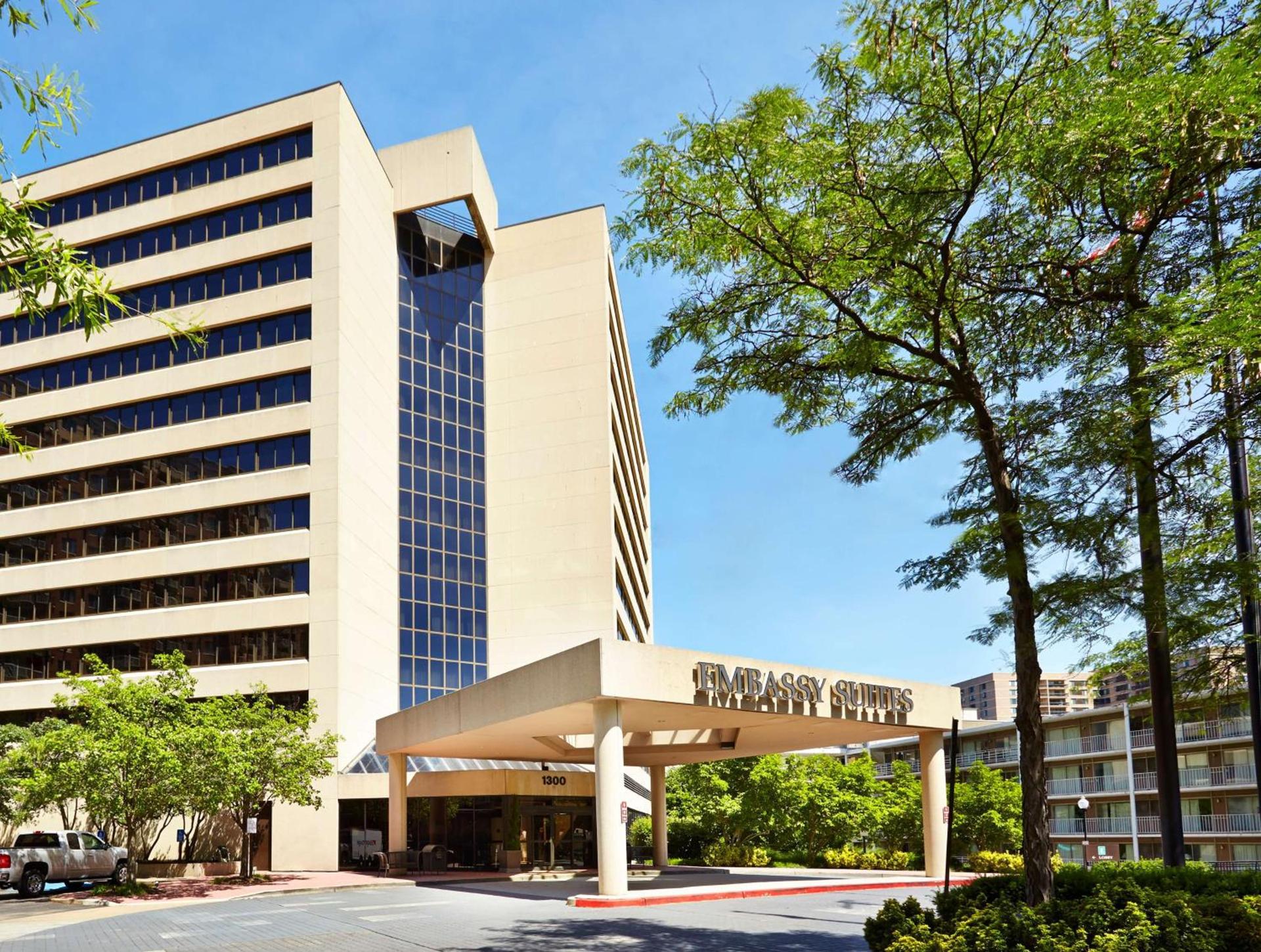 Embassy Suites by Hilton Crystal City National Airport photo 1
