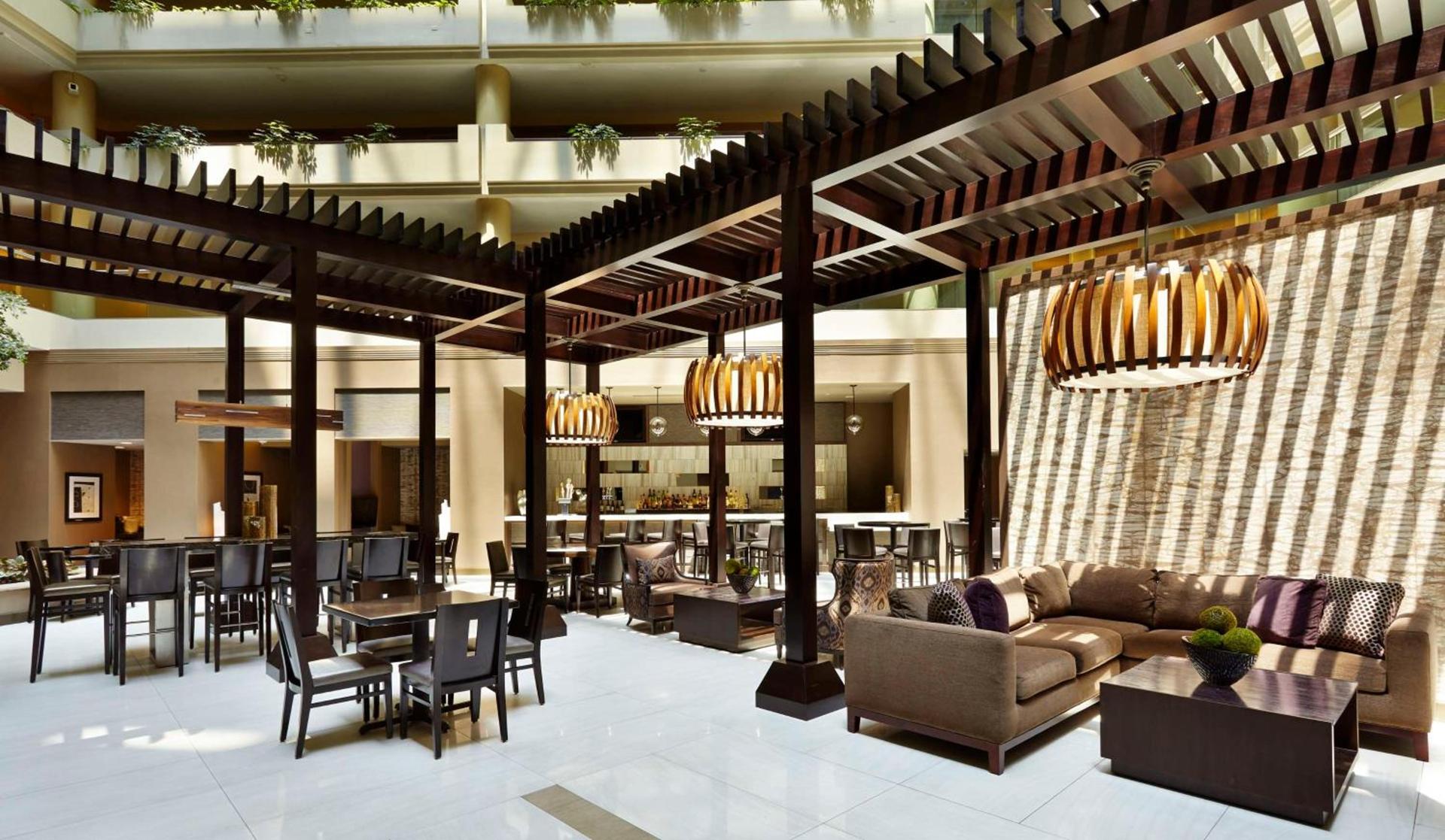 Embassy Suites by Hilton Crystal City National Airport photo 5