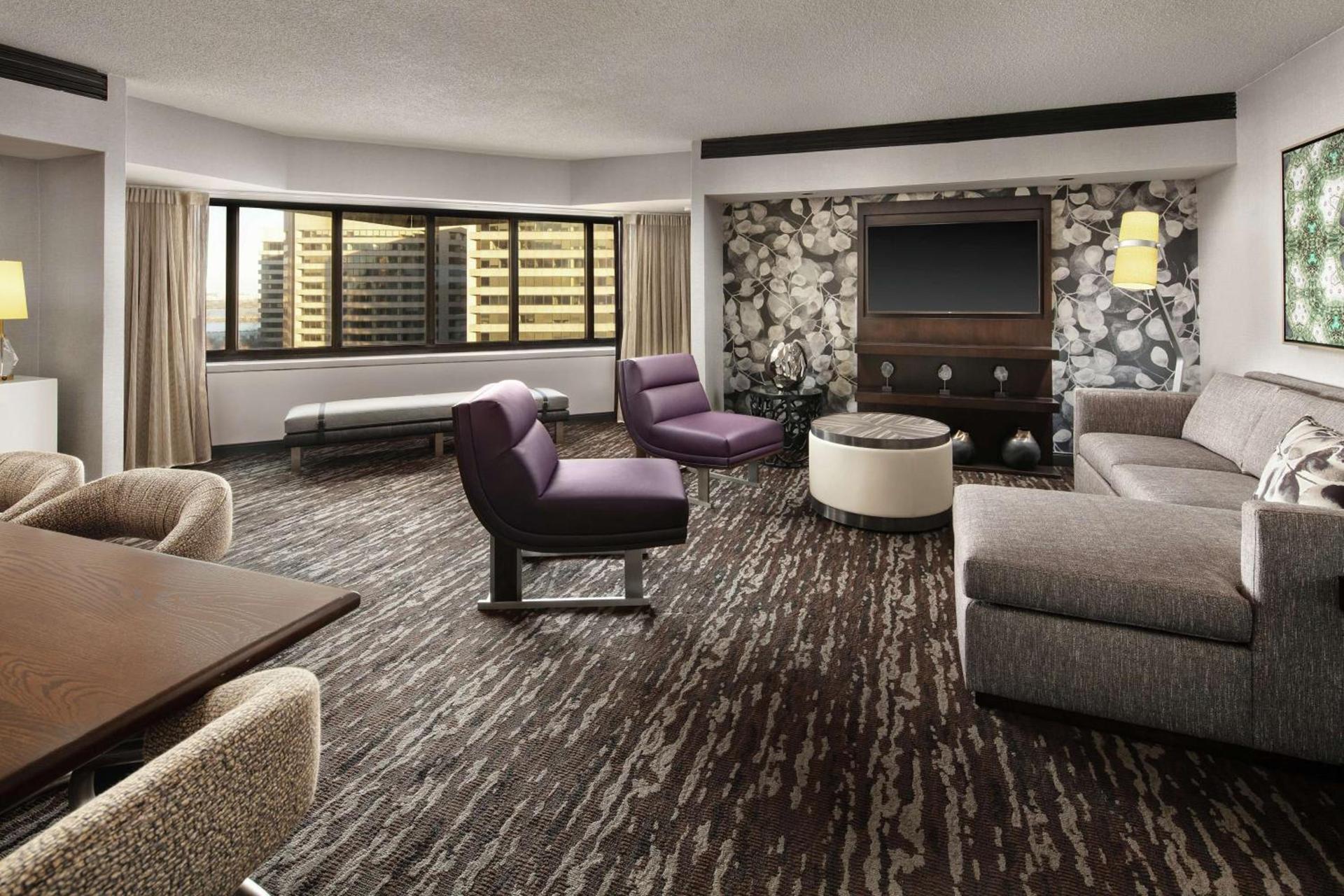 Embassy Suites by Hilton Crystal City National Airport photo 54