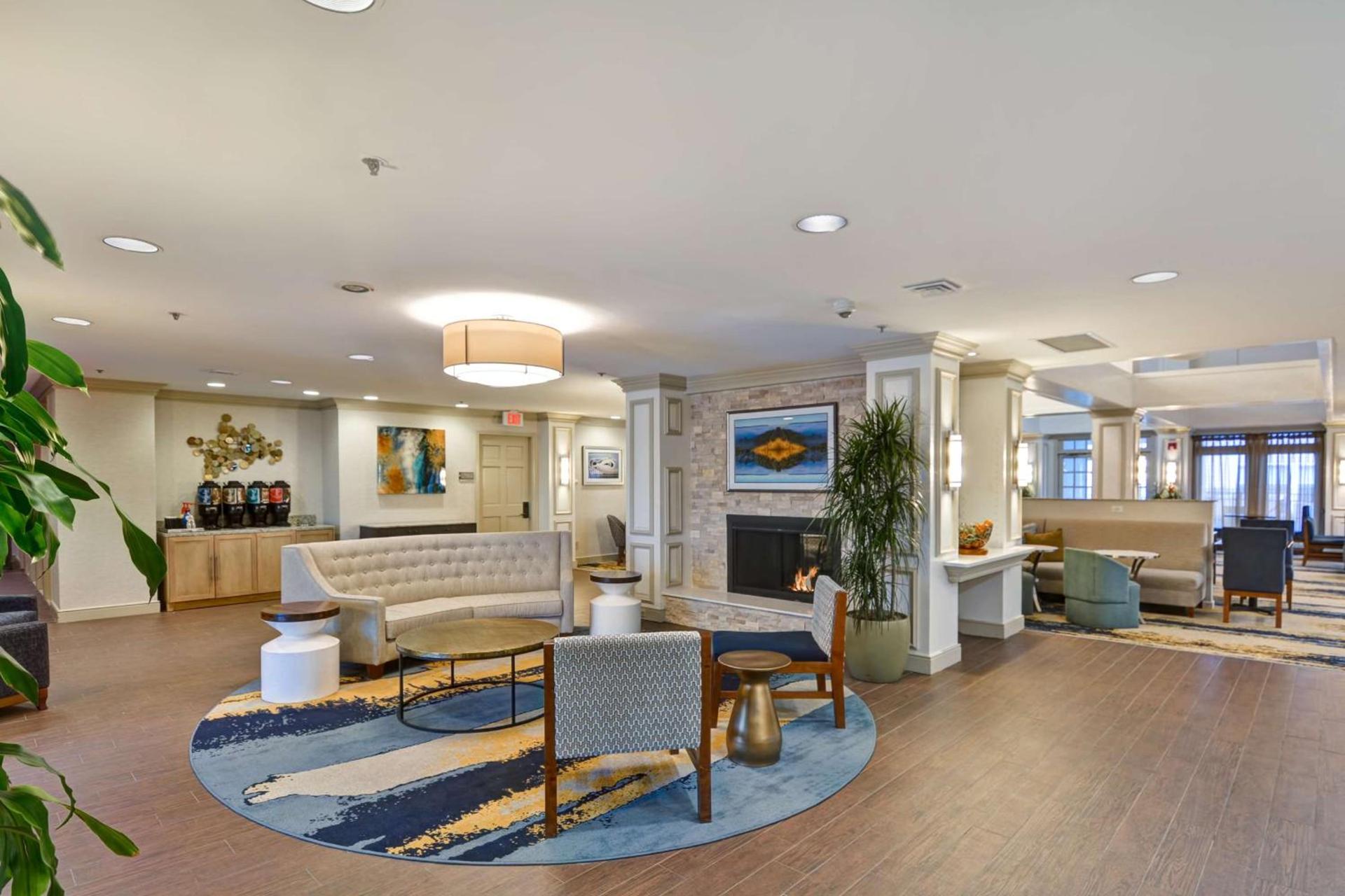 Homewood Suites by Hilton Windsor Locks Hartford photo 2