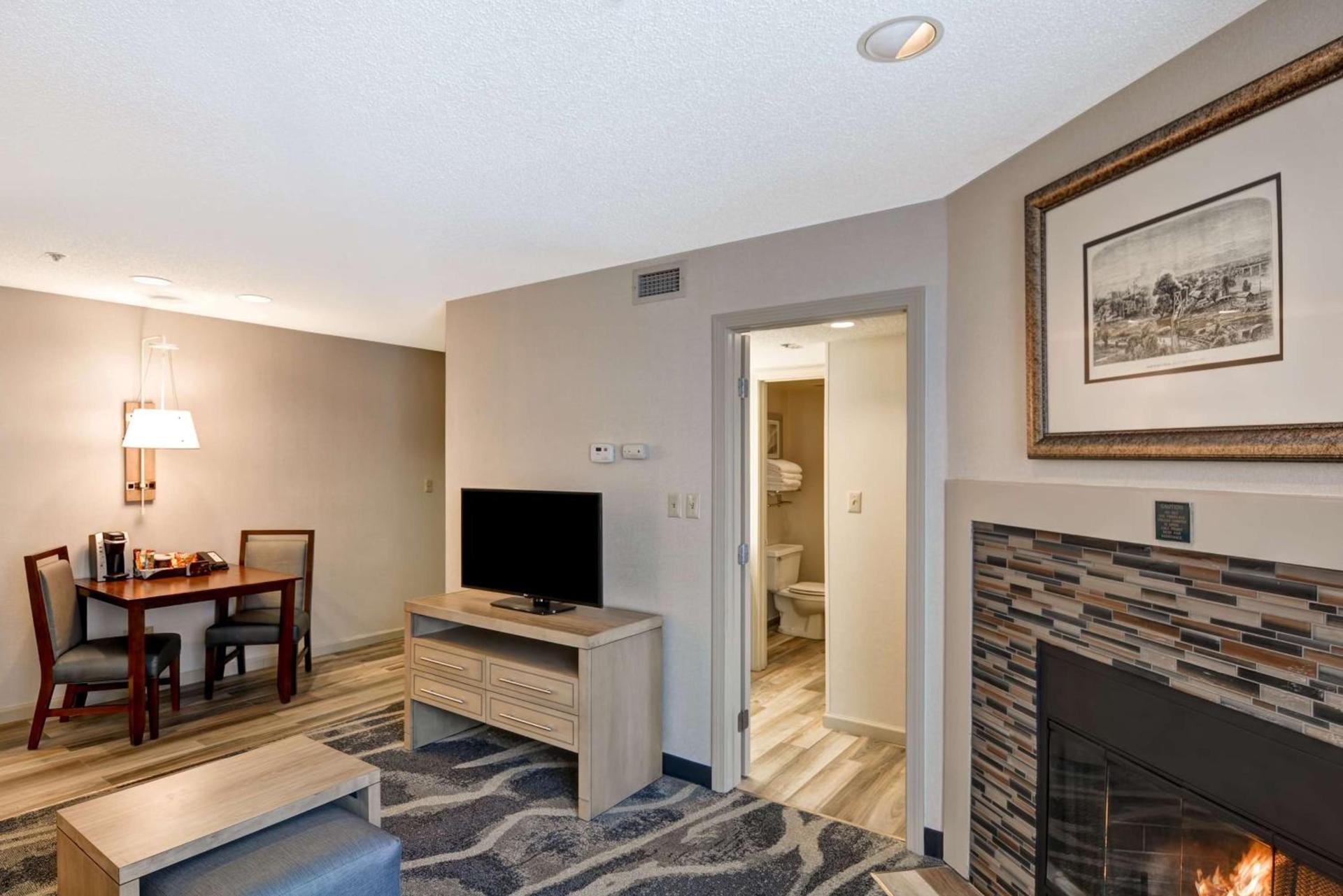 Homewood Suites by Hilton Windsor Locks Hartford photo 6