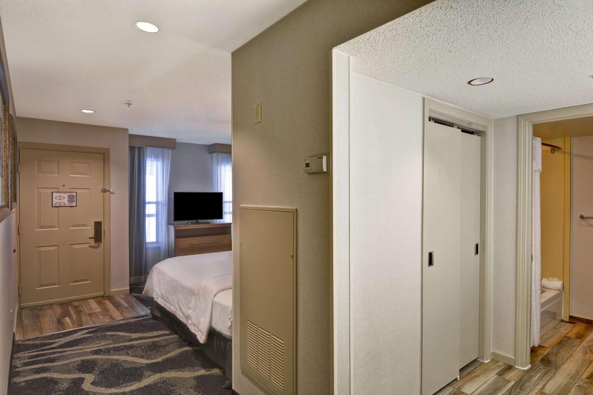 Homewood Suites by Hilton Windsor Locks Hartford photo 24