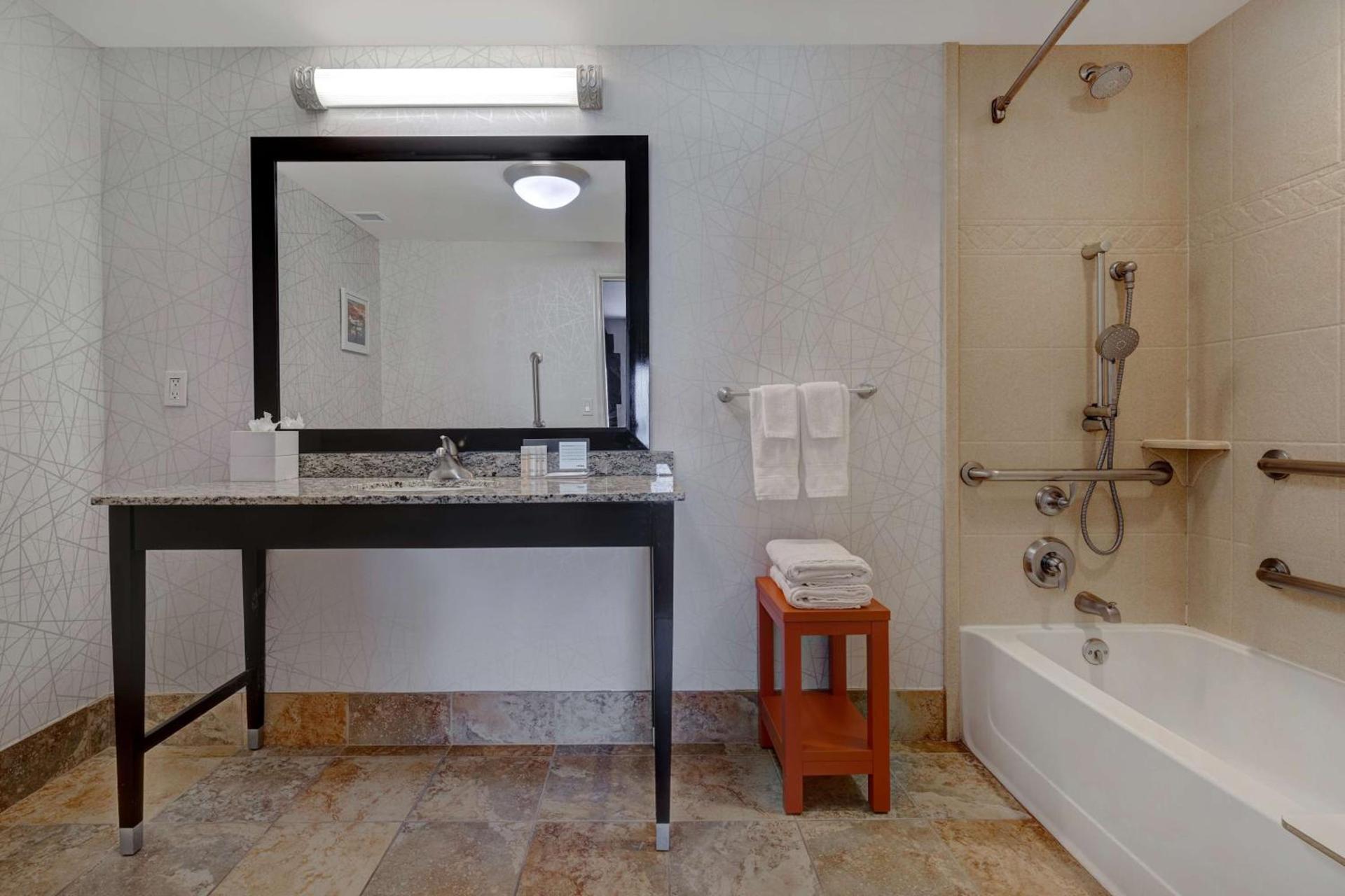 Hampton Inn & Suites Seattle/Federal Way photo 21