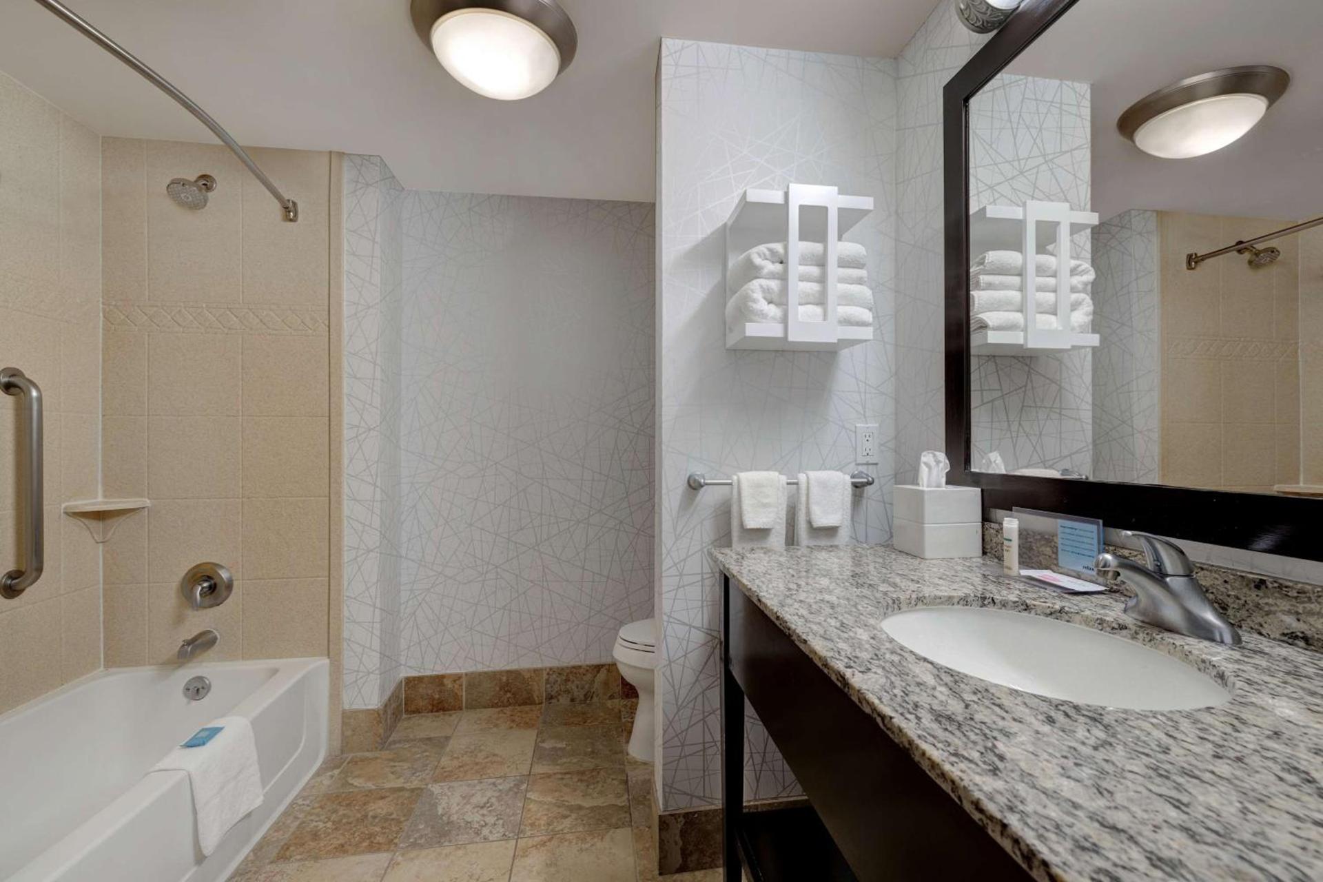 Hampton Inn & Suites Seattle/Federal Way photo 28