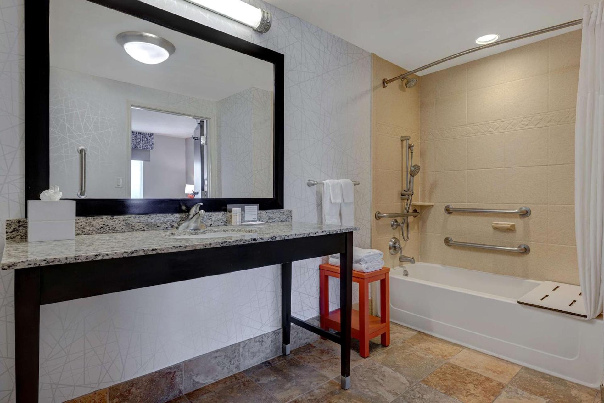 Hampton Inn & Suites Seattle/Federal Way photo 42