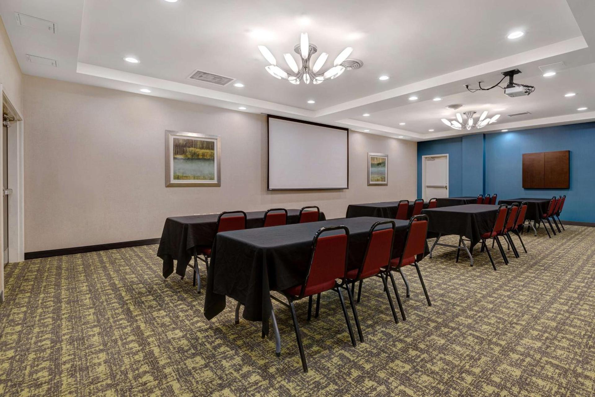 Hampton Inn & Suites Seattle/Federal Way photo 56