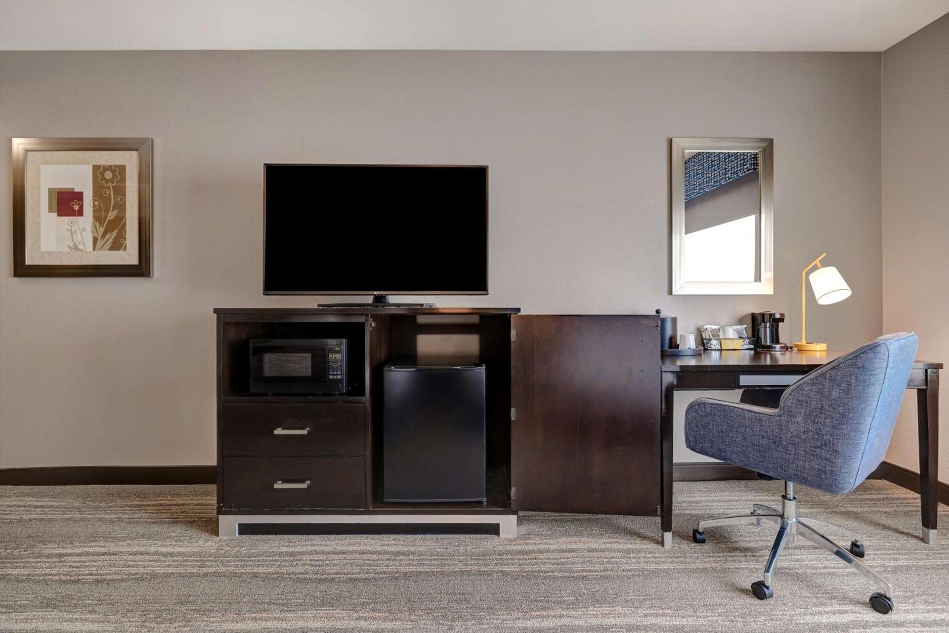 Hampton Inn & Suites Seattle/Federal Way photo 59