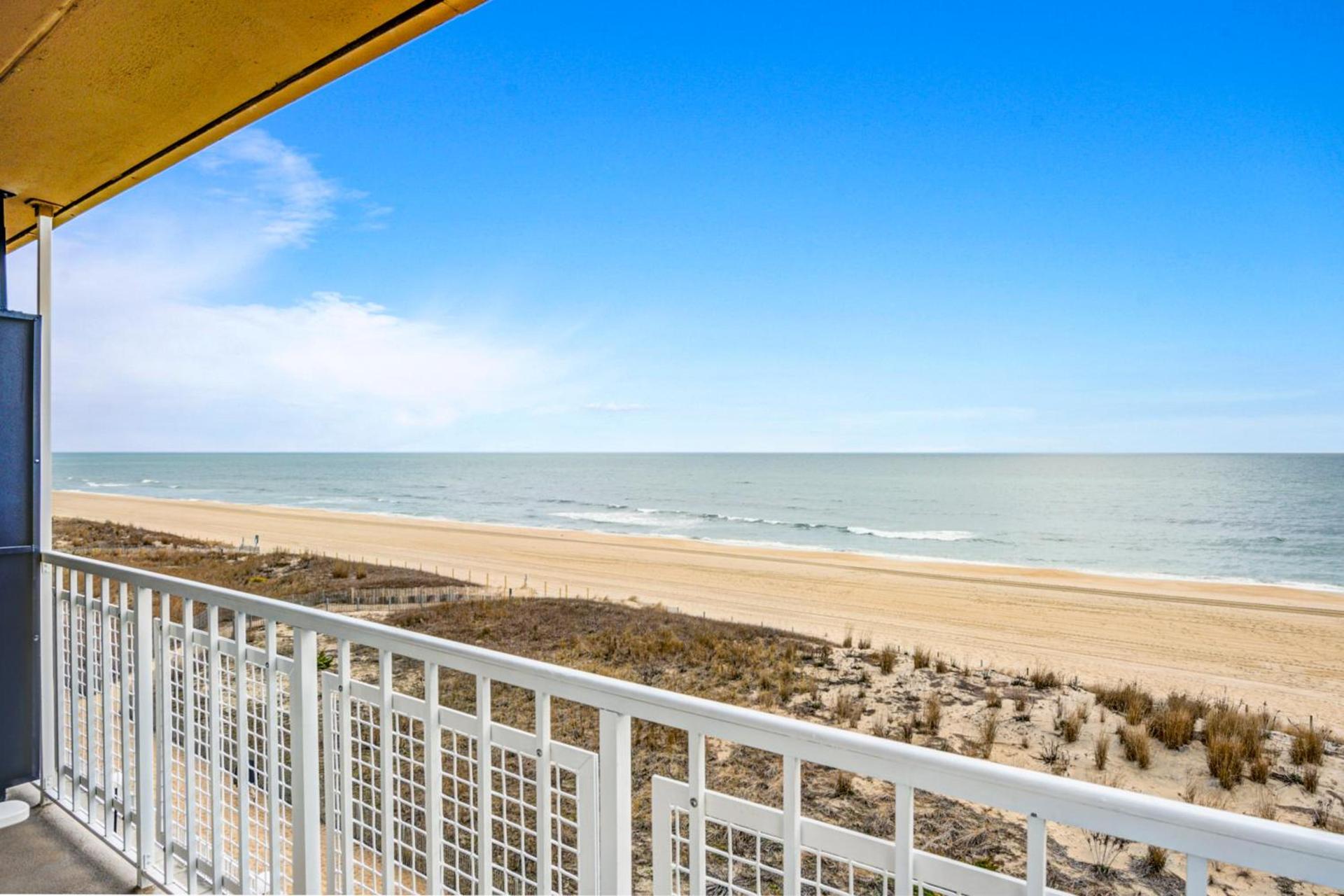 Dunes Suites Oceanfront photo 11