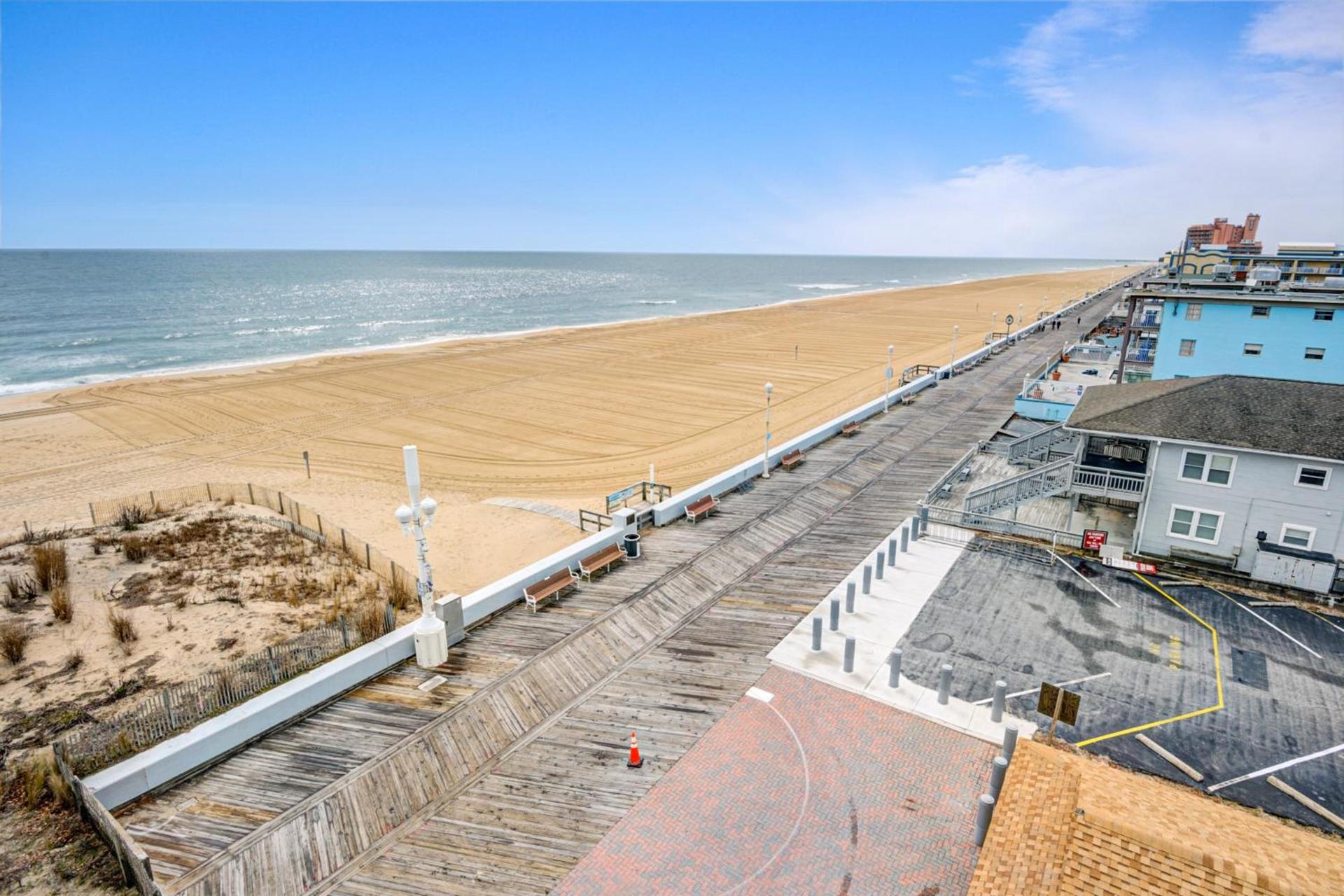 Dunes Suites Oceanfront photo 12
