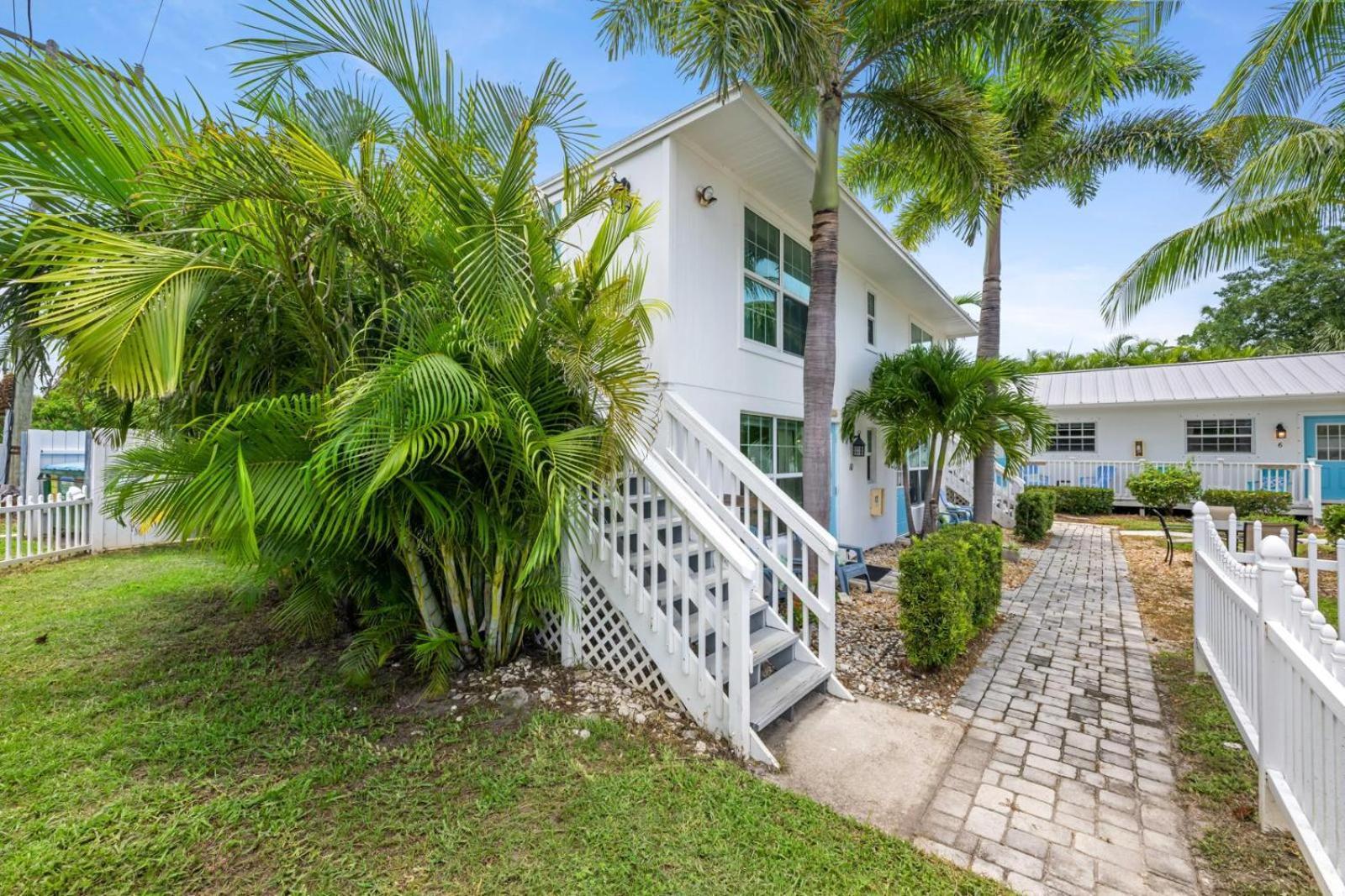 Seahorse Beach Bungalows photo 5