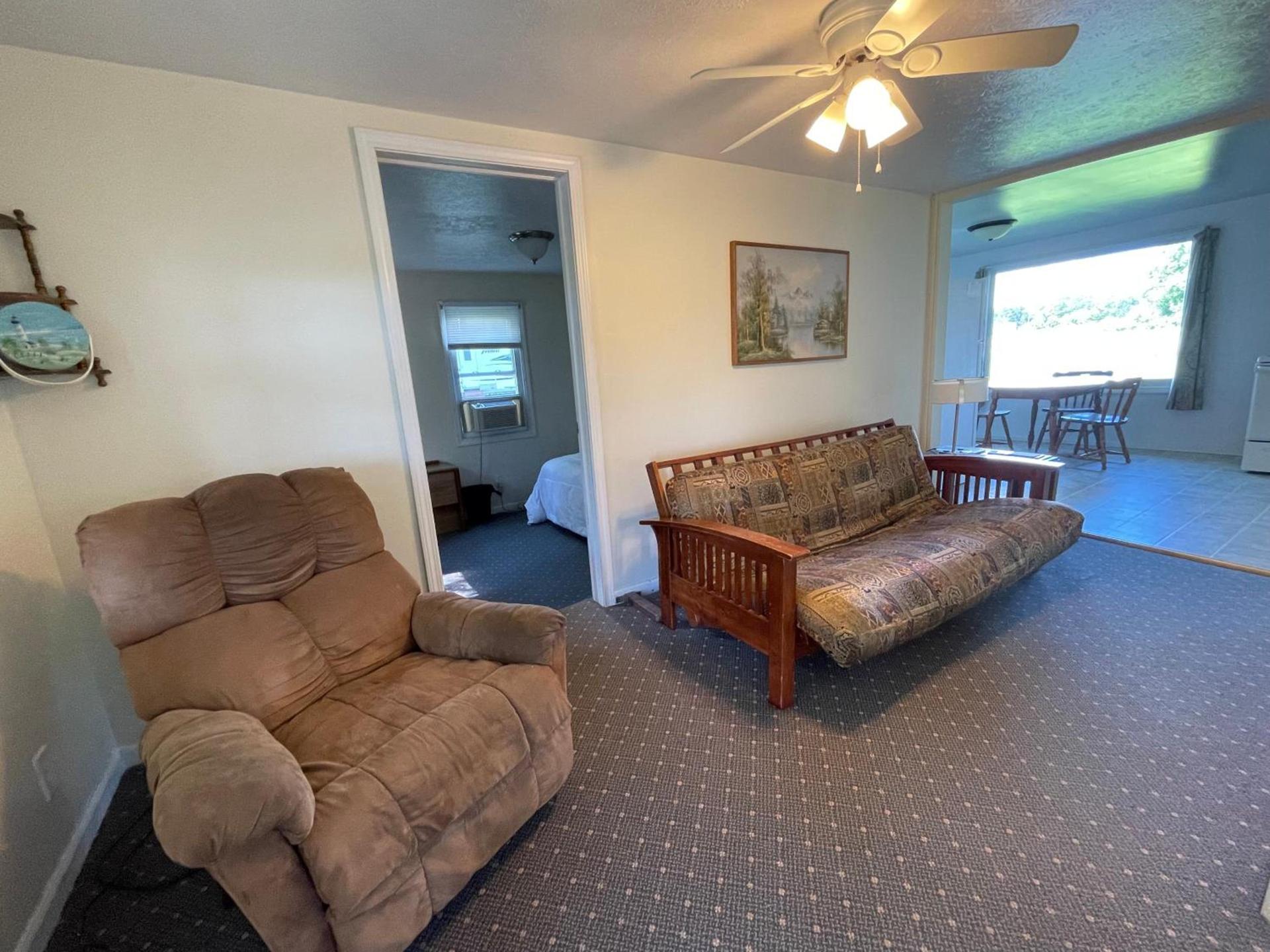 Plantation Motel photo 85