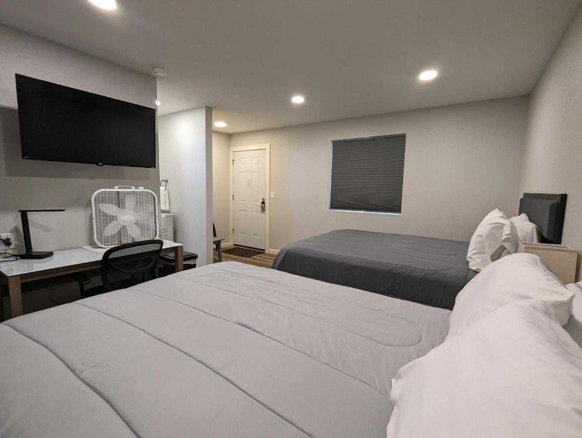 Snowy Mountain Inn photo 24