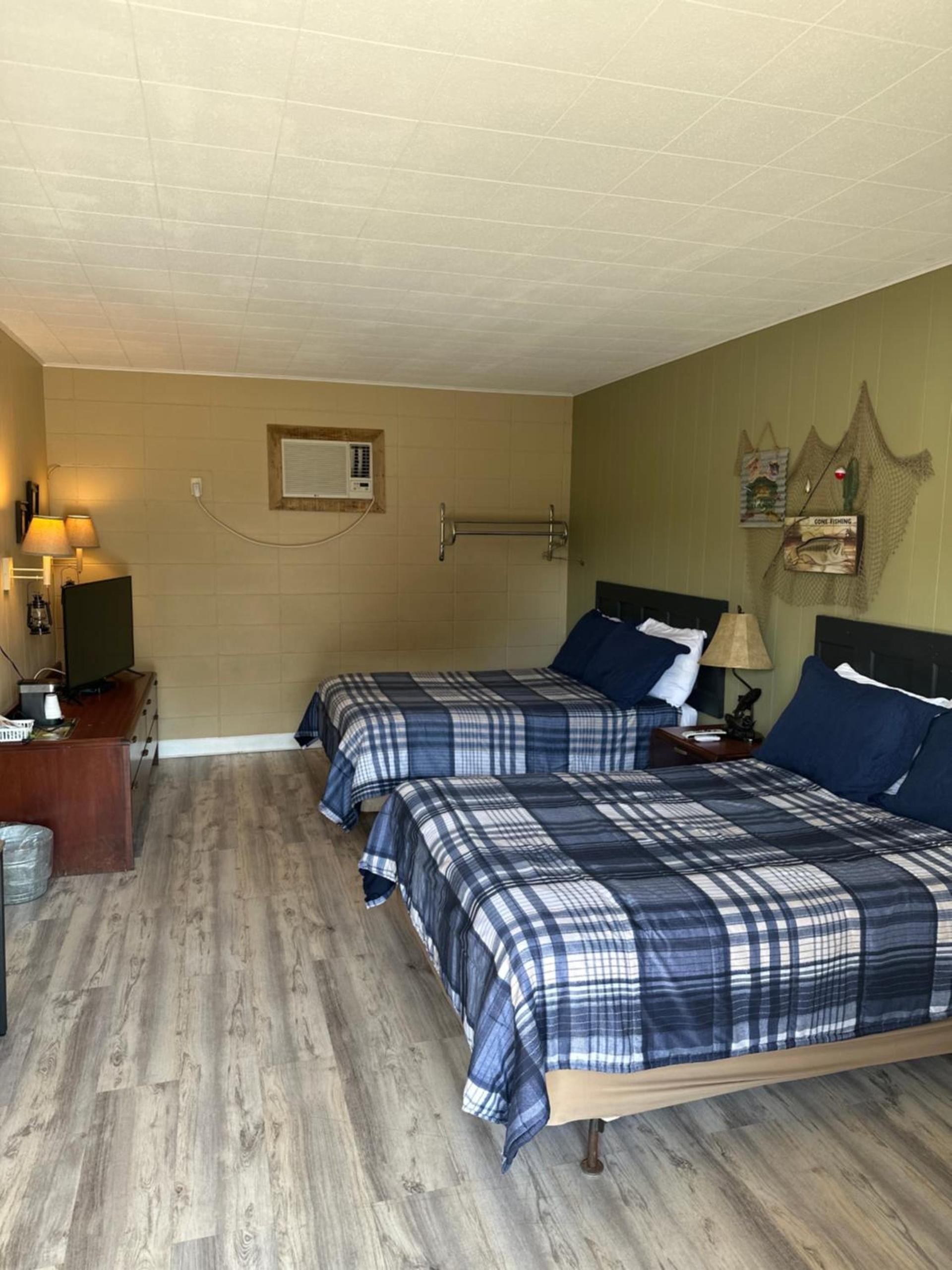 Sportsman's Lodge photo 9