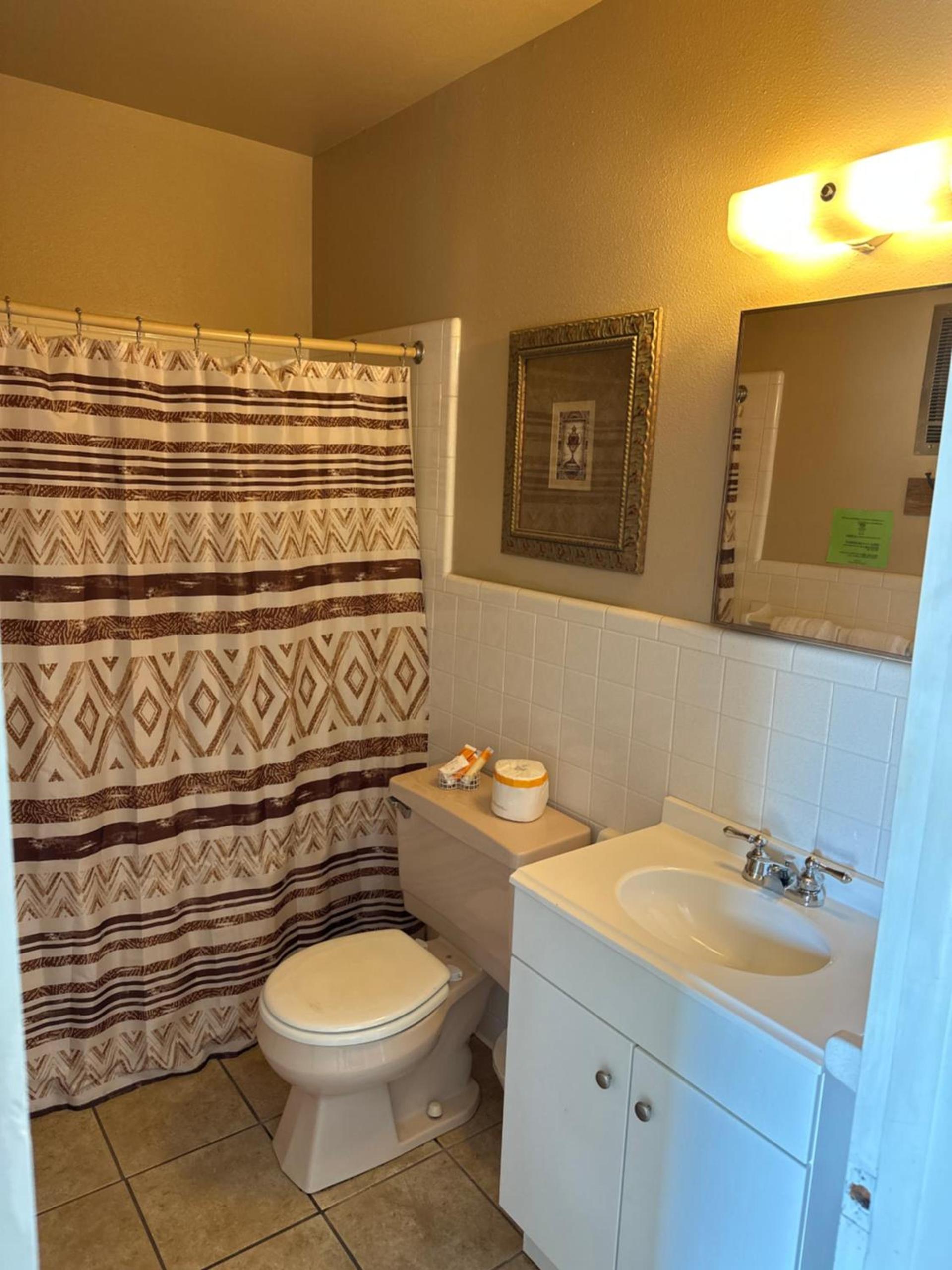 Sportsman's Lodge photo 18