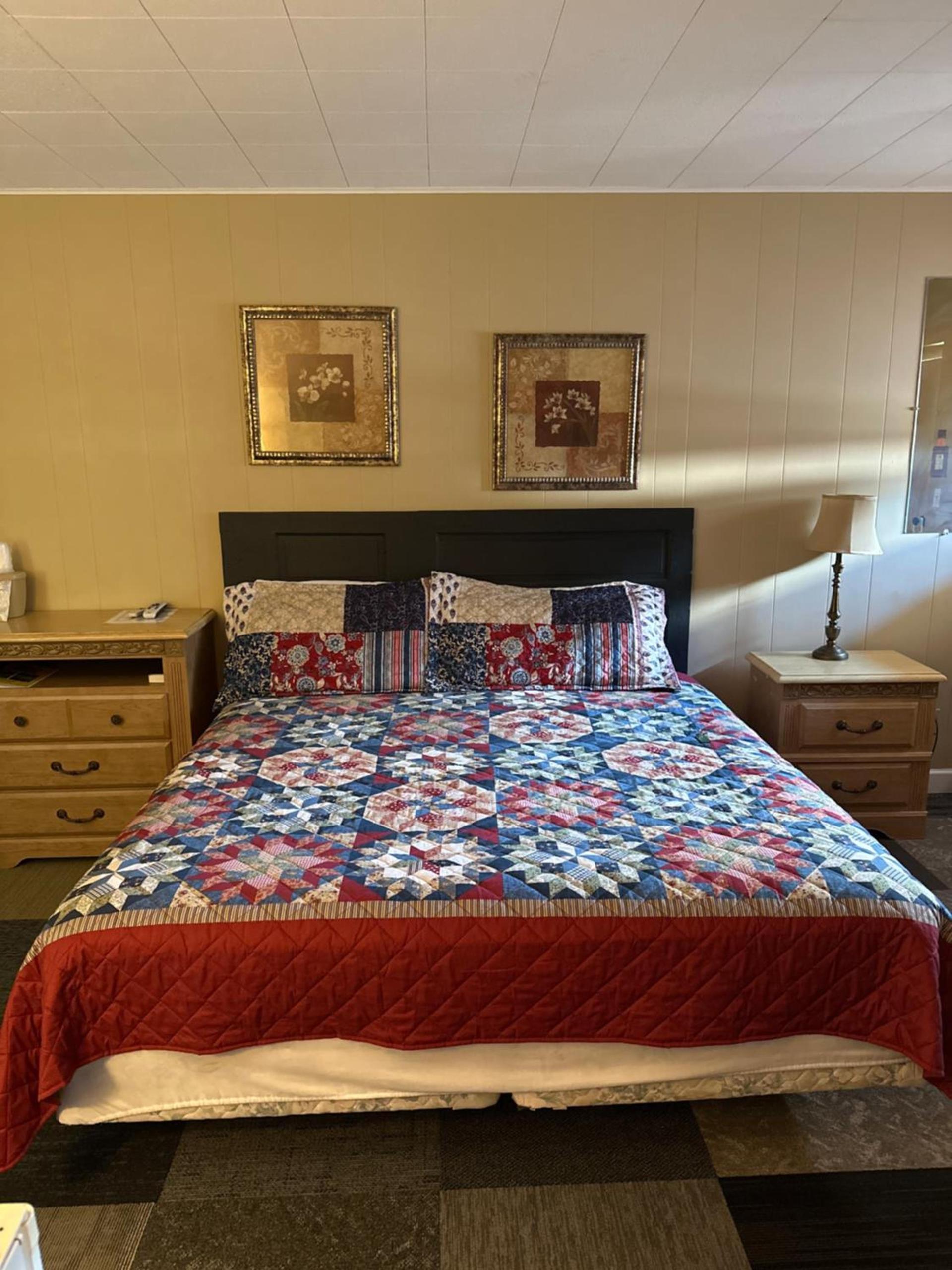 Sportsman's Lodge photo 19