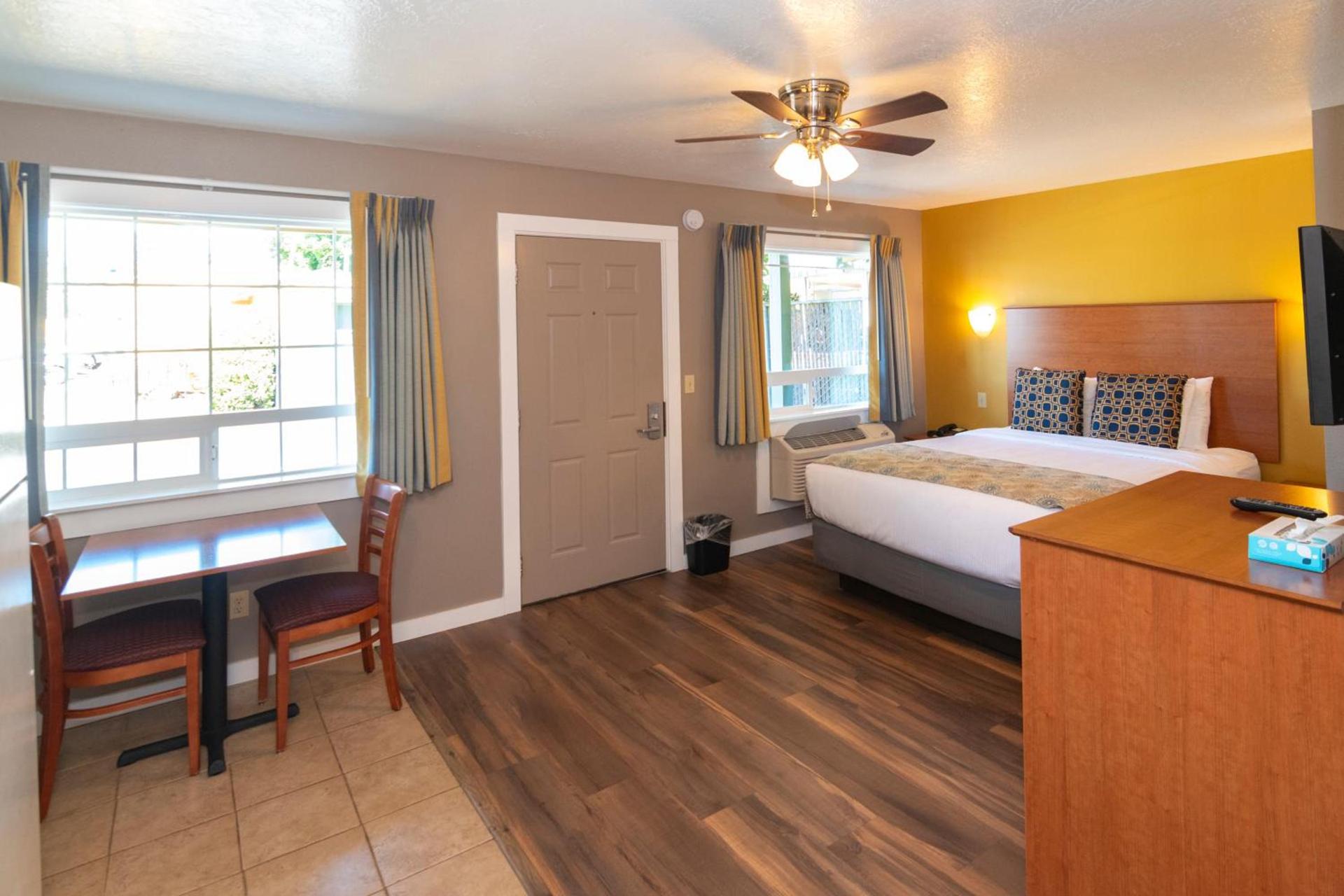 Nordic Inn and Suites photo 15