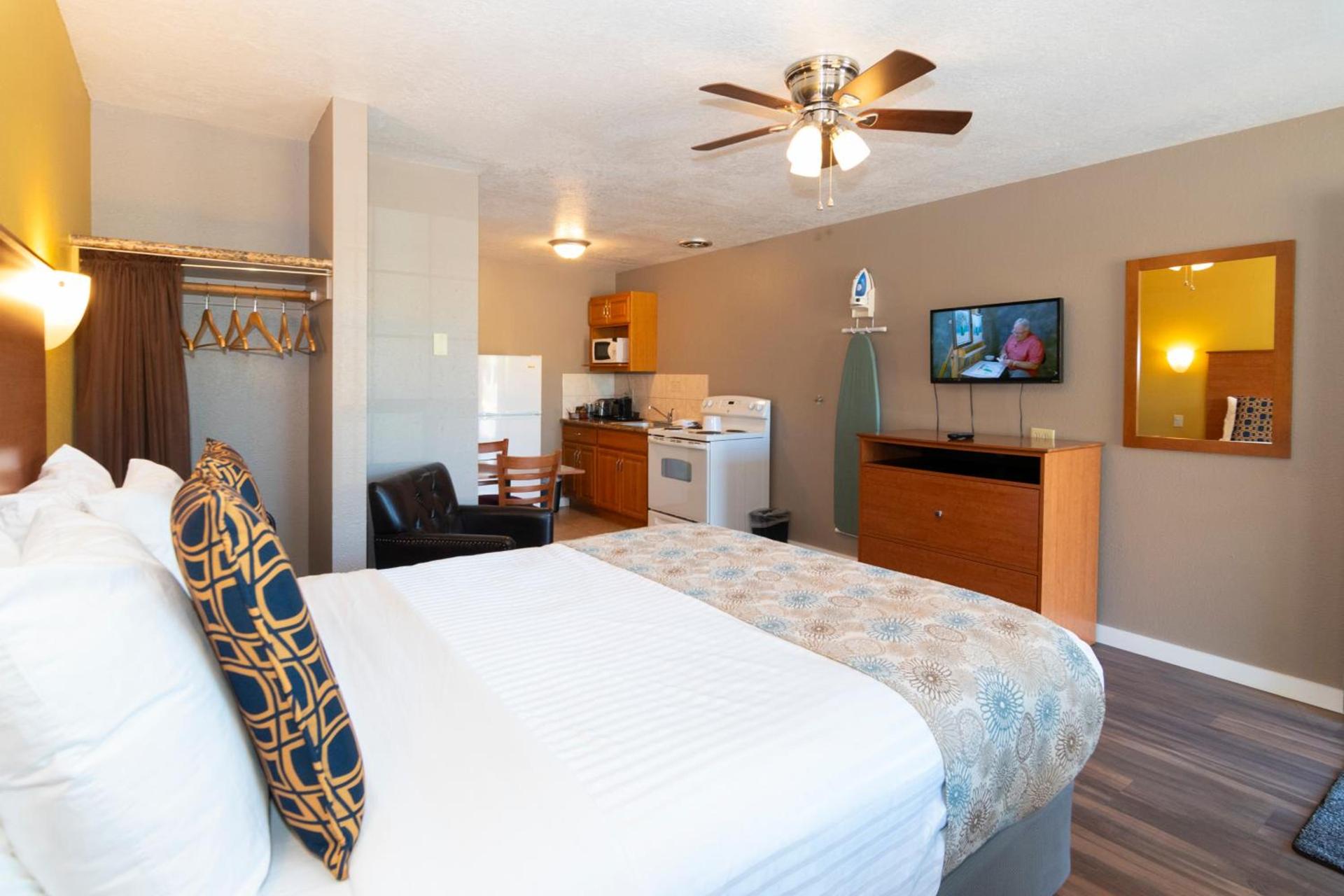 Nordic Inn and Suites photo 98