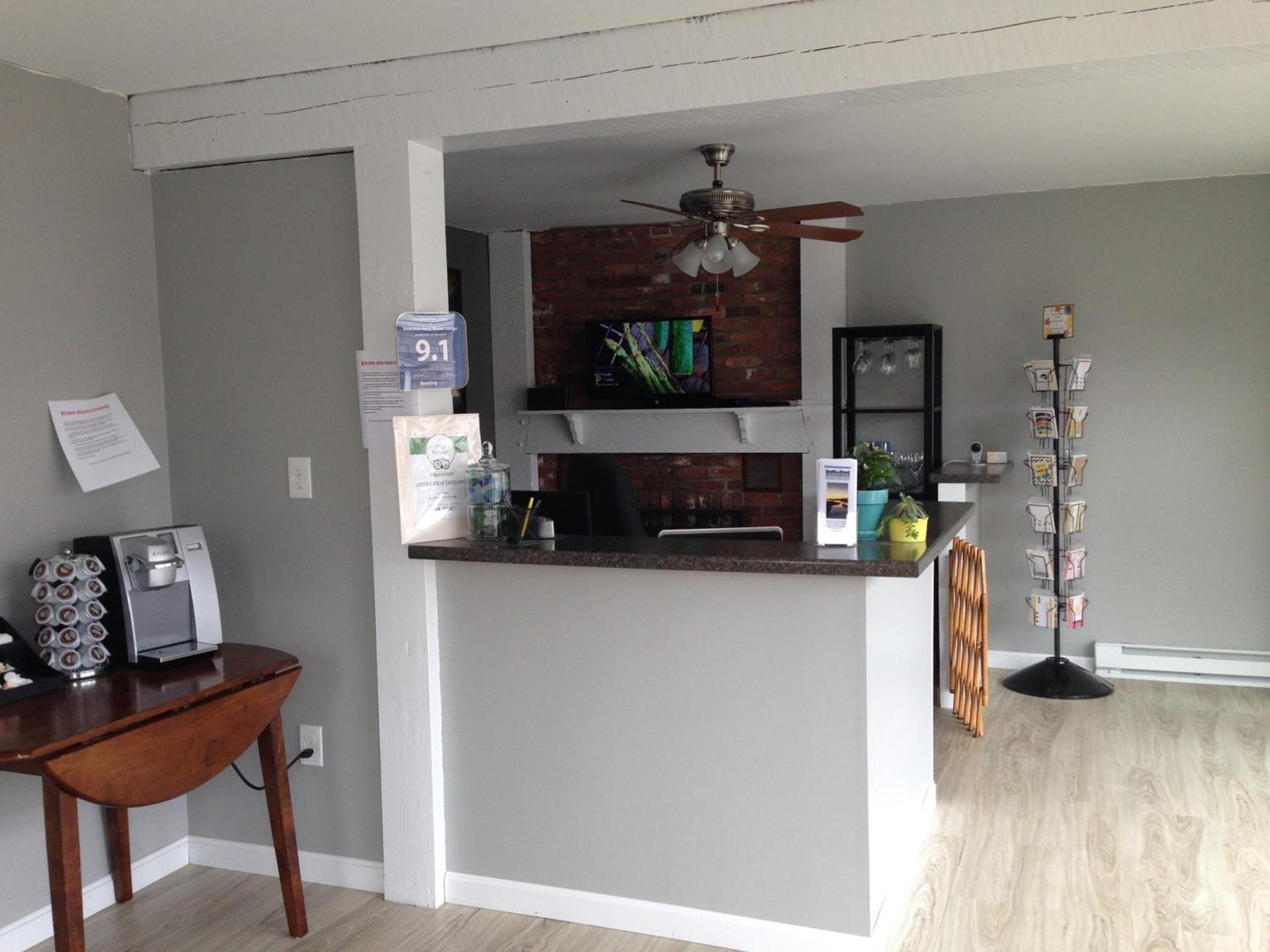 Bearskin Neck Motor Lodge photo 13