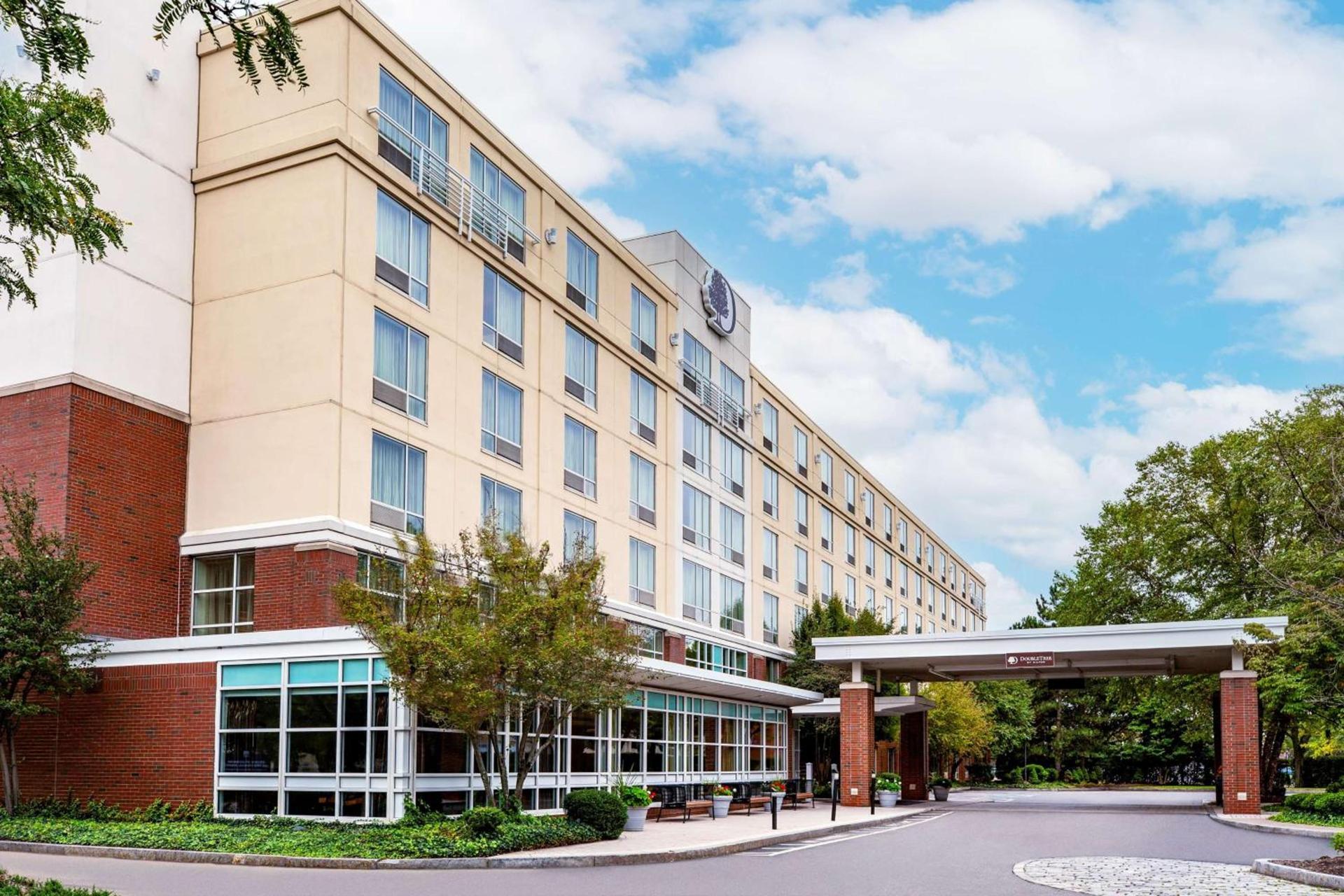 DoubleTree by Hilton Hotel Boston Bayside photo 2