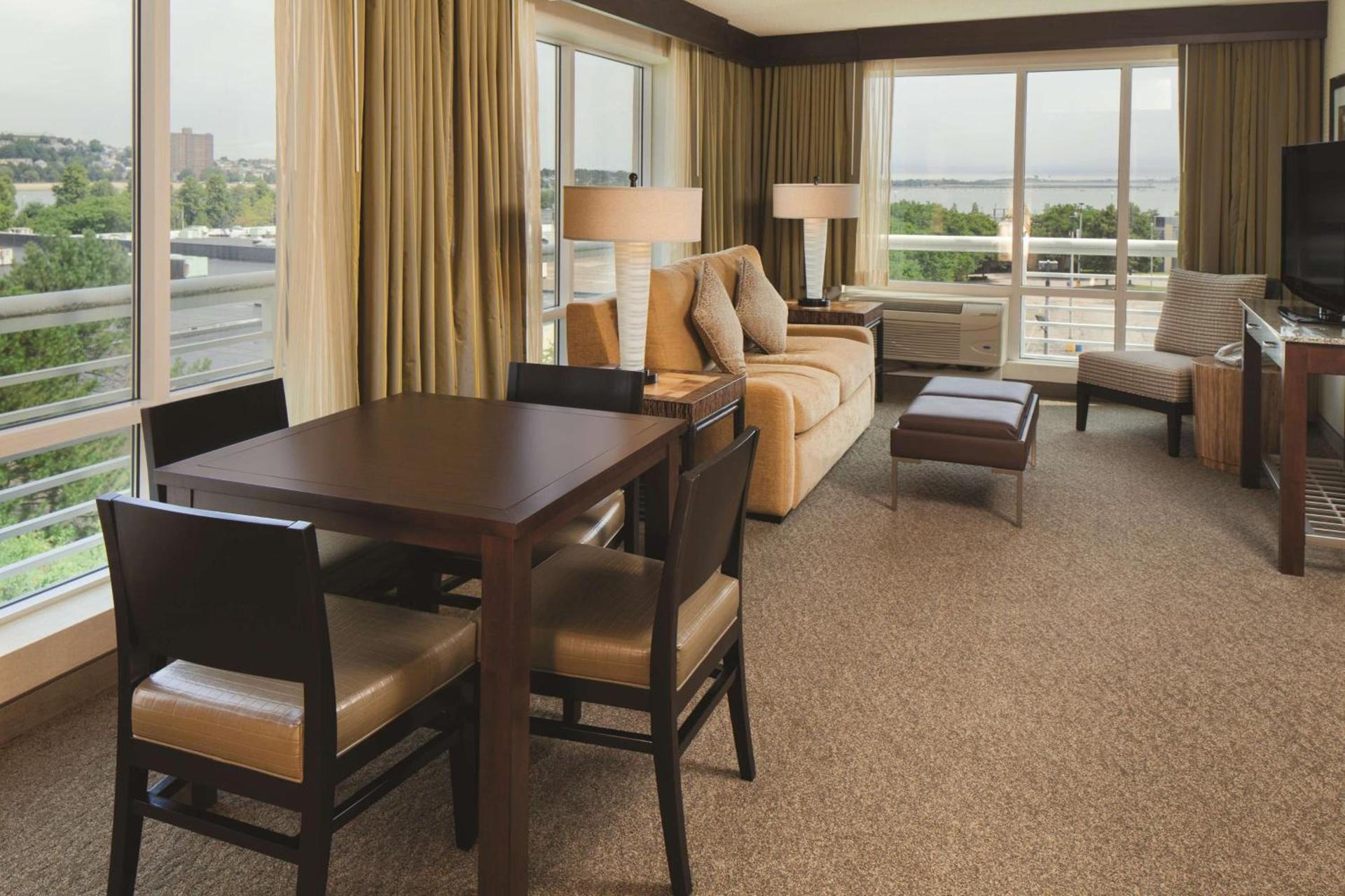 DoubleTree by Hilton Hotel Boston Bayside photo 23