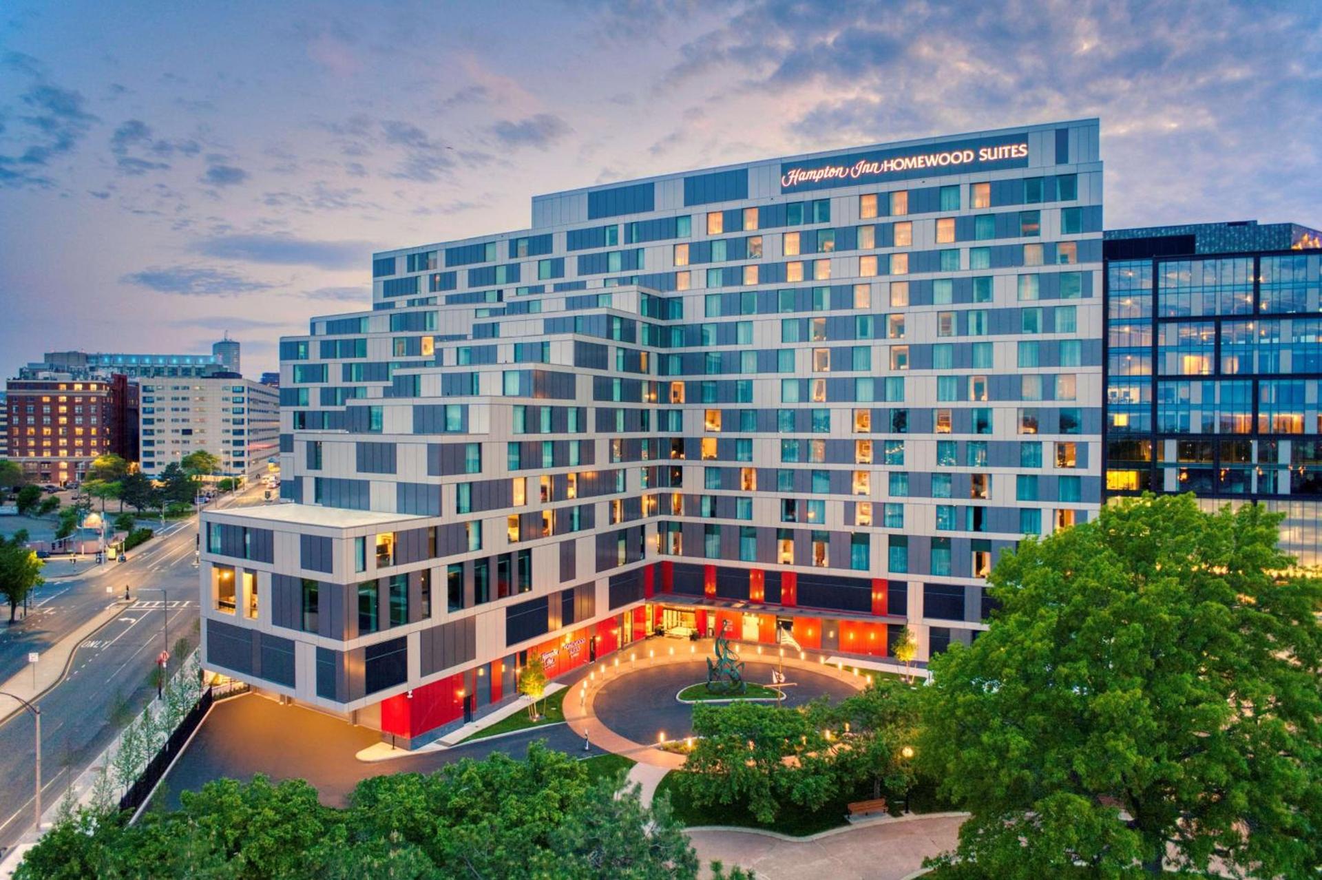 Hampton by Hilton at the Boston Seaport District photo 1