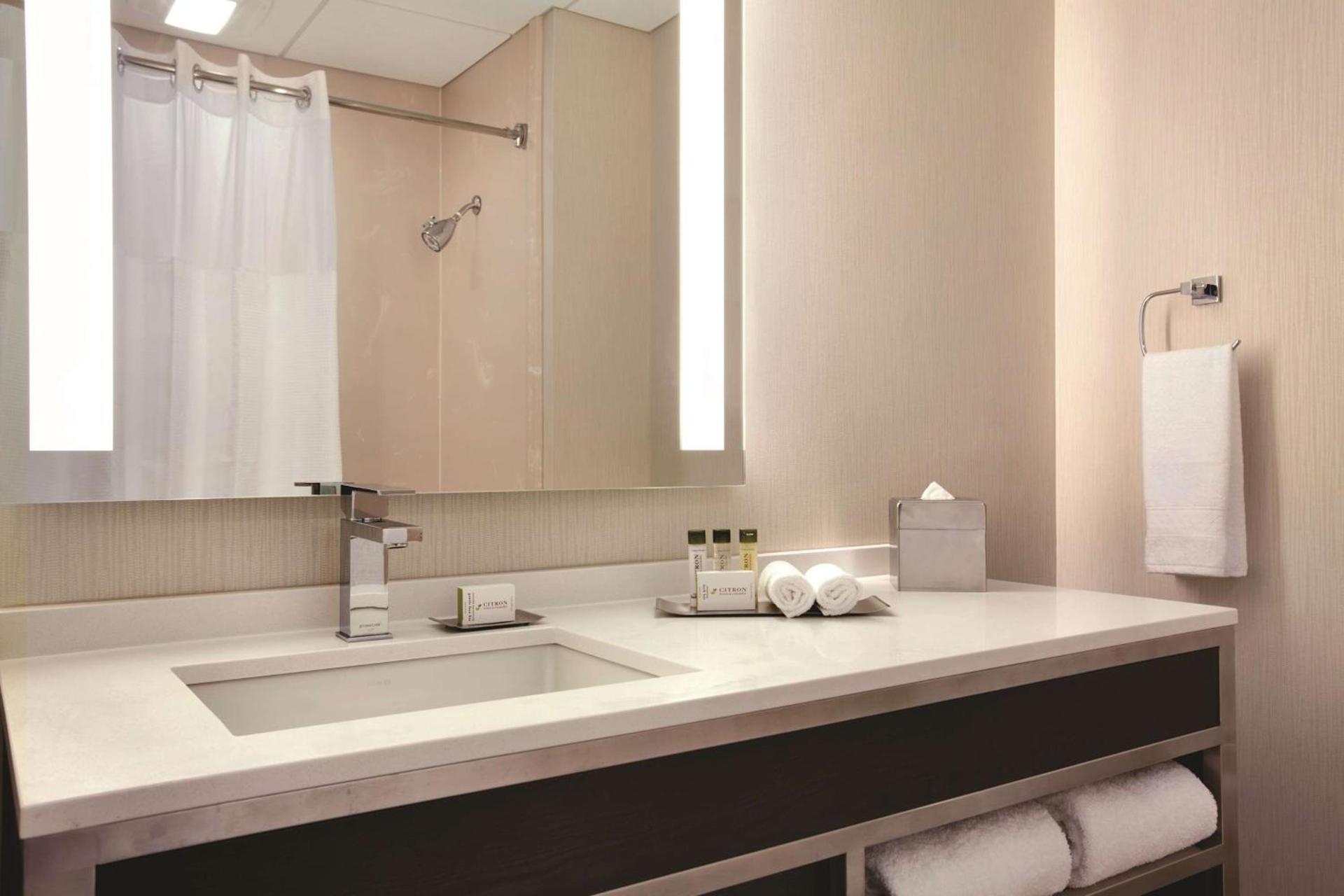 DoubleTree by Hilton Hotel Boston - Downtown photo 15
