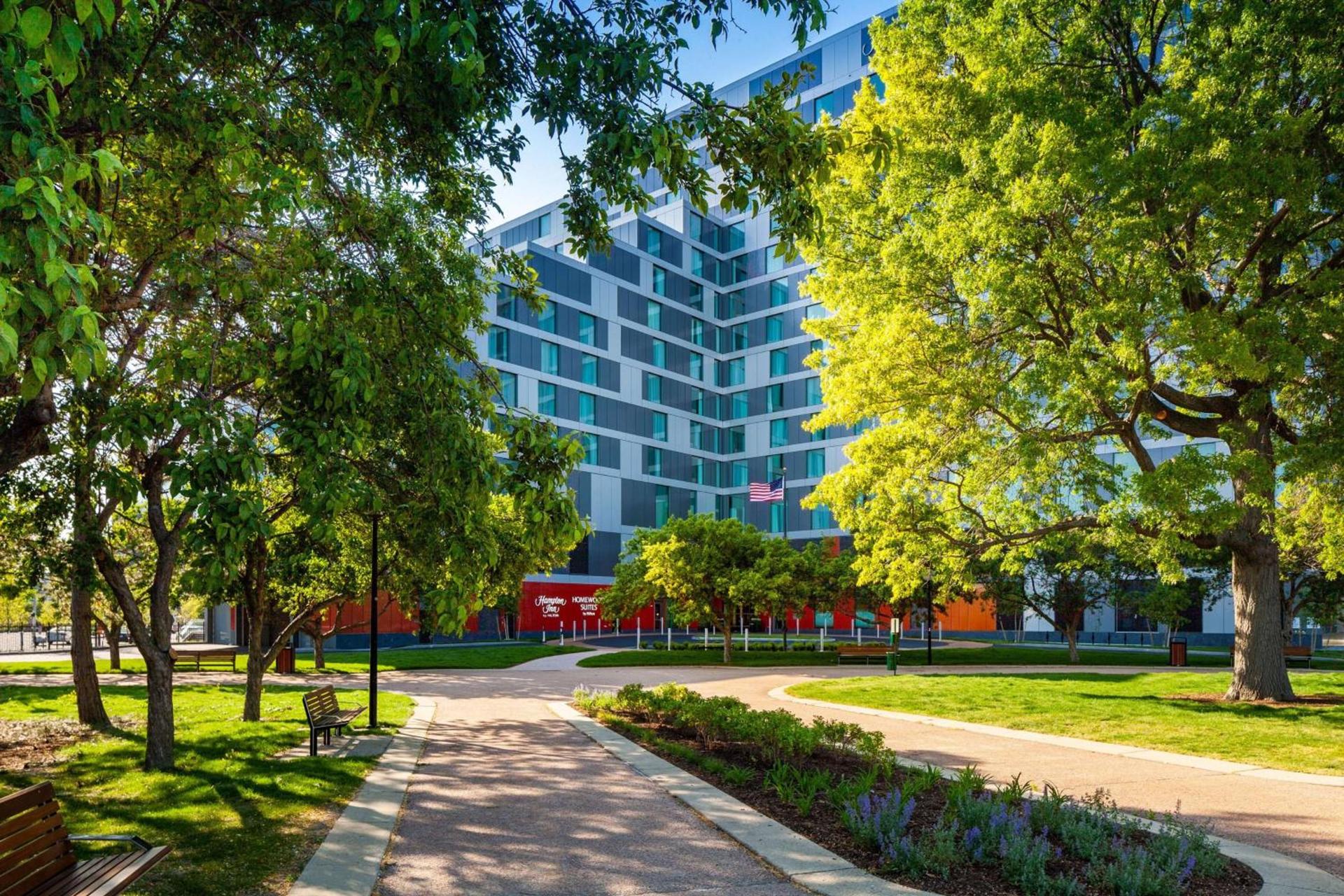 Hampton by Hilton at the Boston Seaport District photo 4