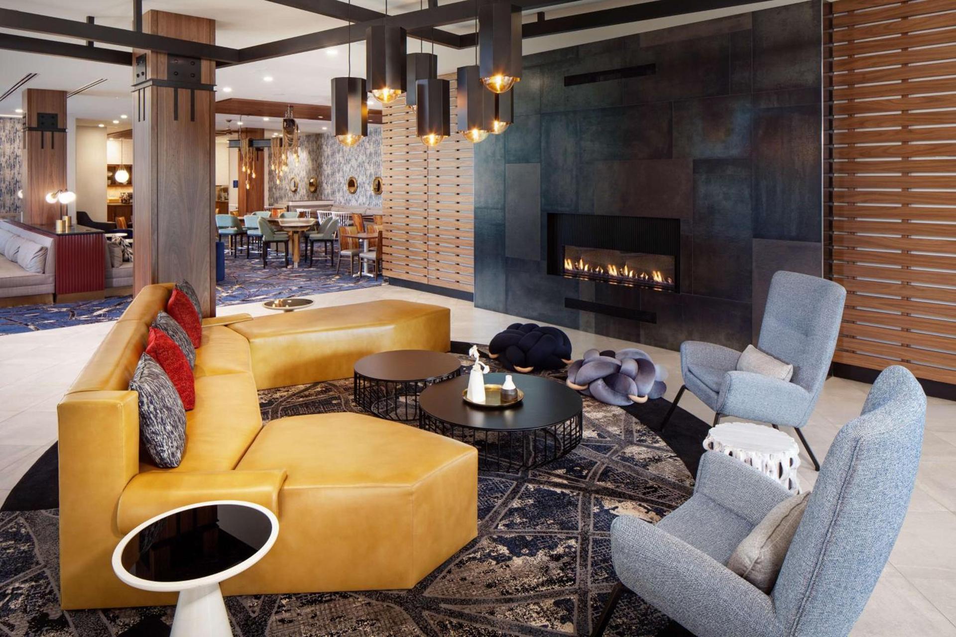 Hampton by Hilton at the Boston Seaport District photo 7