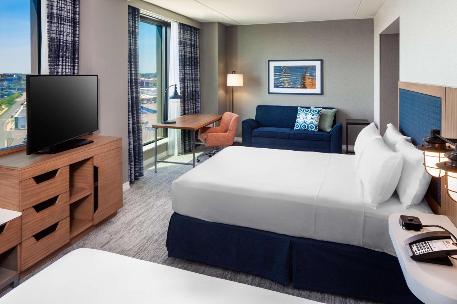 Hampton by Hilton at the Boston Seaport District photo 22