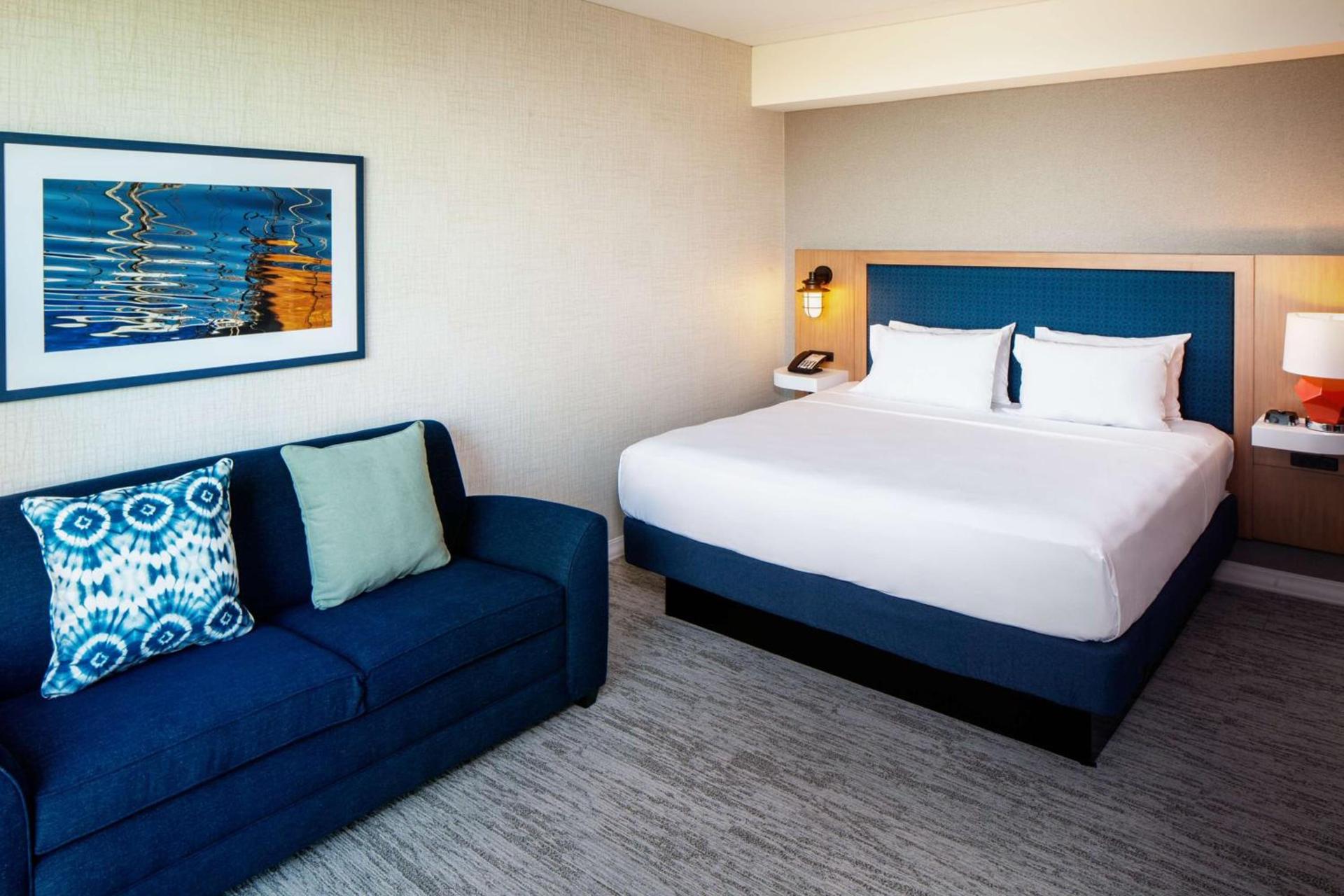 Hampton by Hilton at the Boston Seaport District photo 25