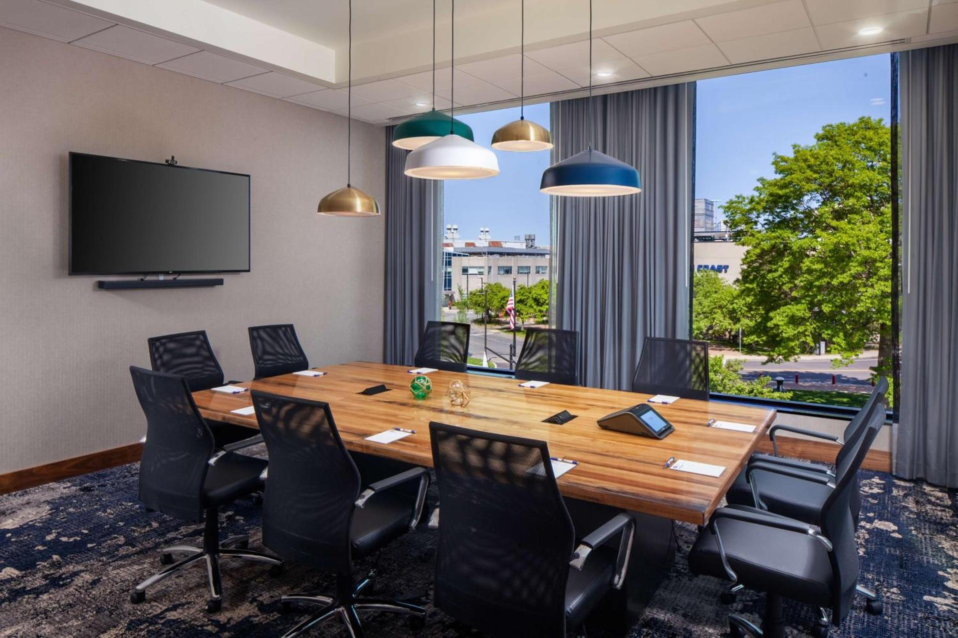 Hampton by Hilton at the Boston Seaport District photo 36