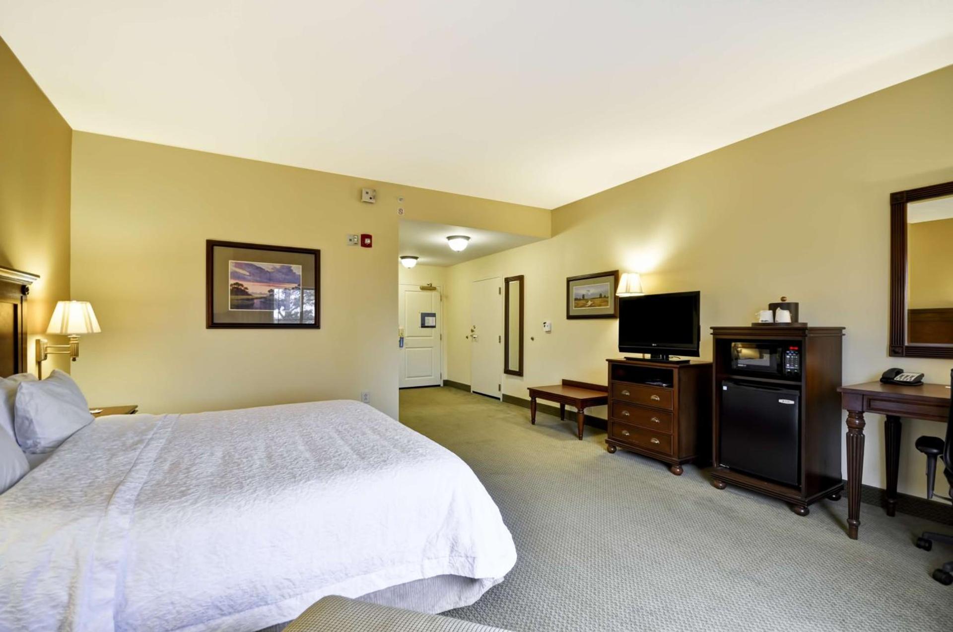Hampton Inn & Suites North Charleston-University Boulevard photo 24