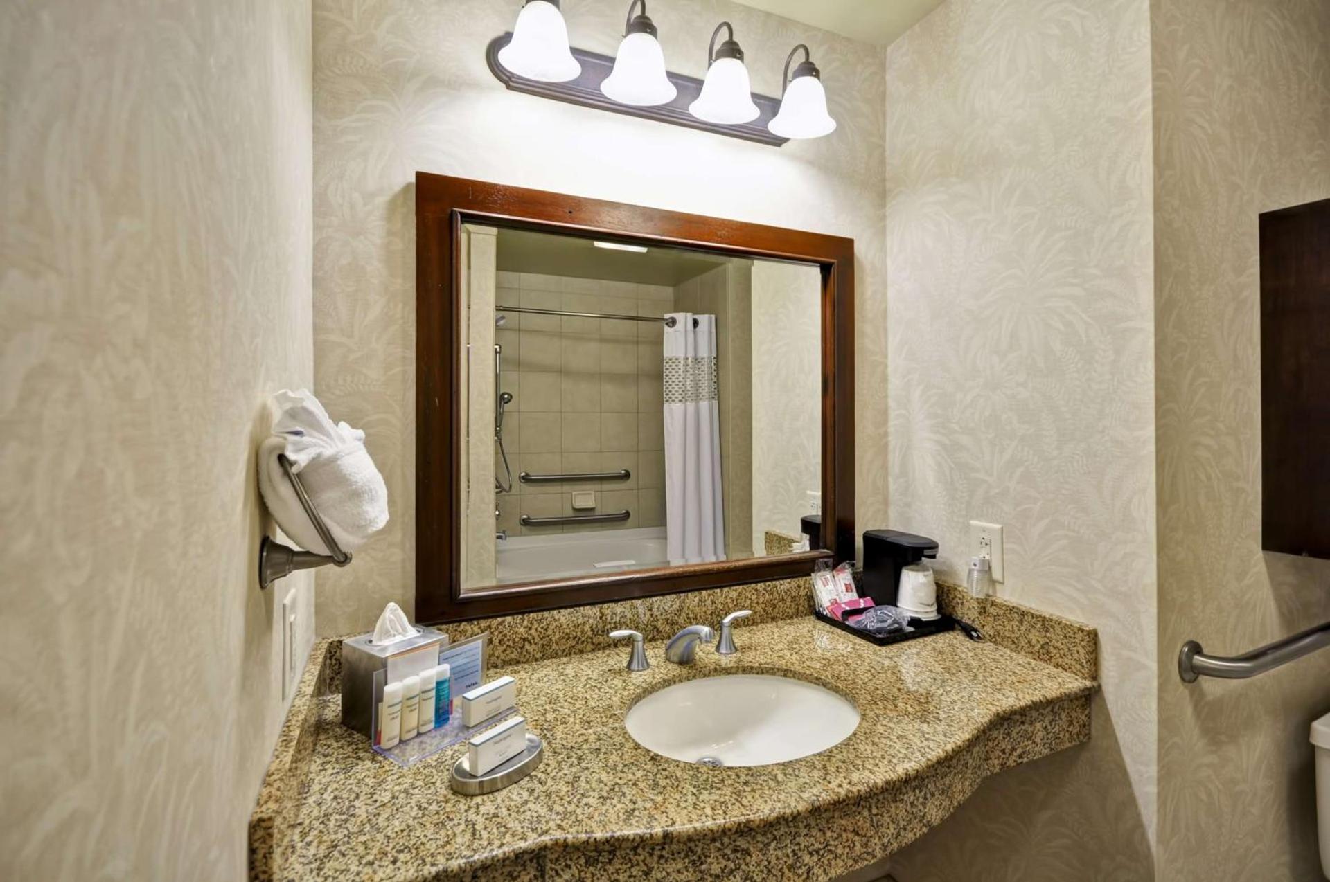 Hampton Inn & Suites North Charleston-University Boulevard photo 25