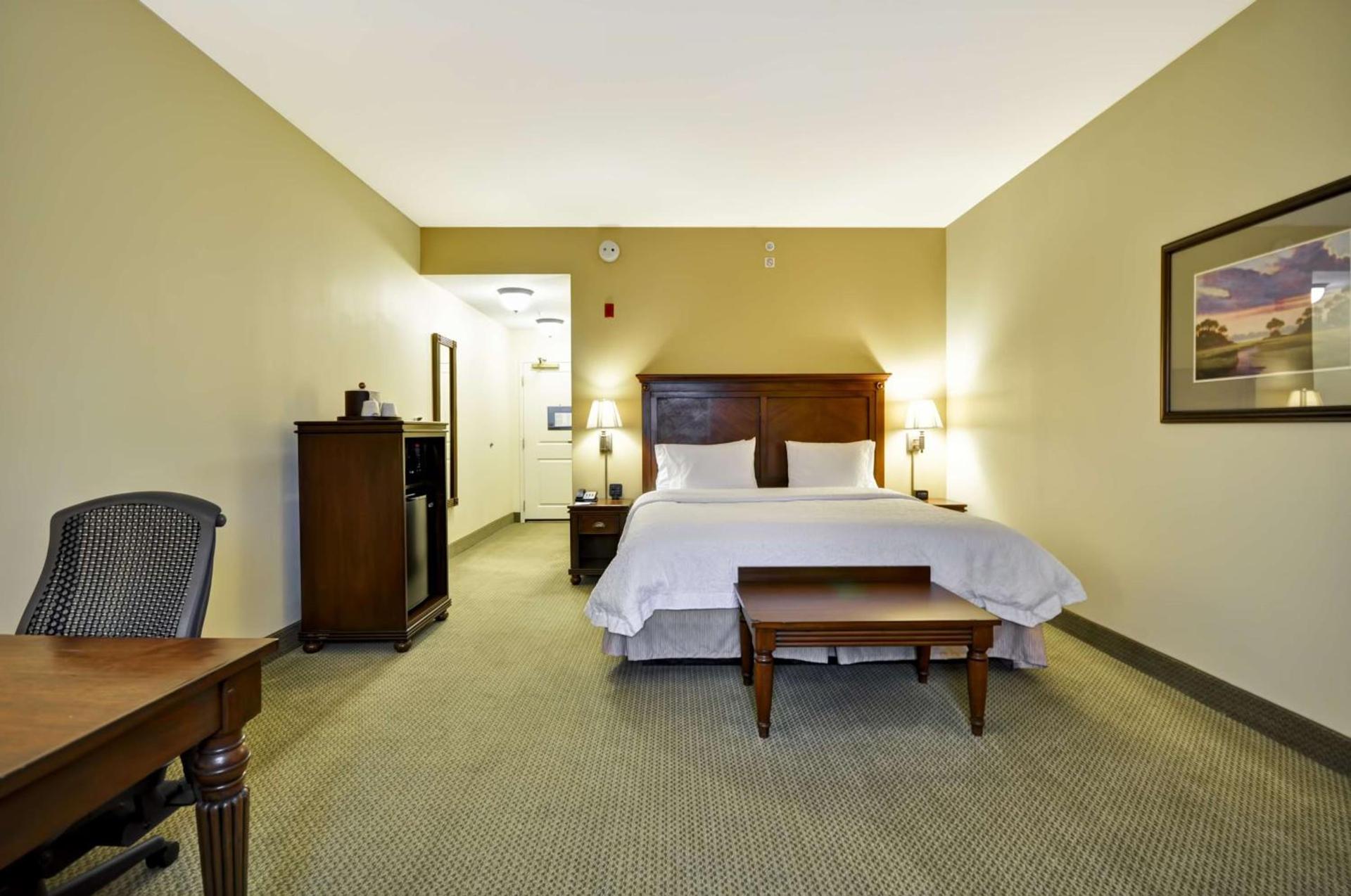 Hampton Inn & Suites North Charleston-University Boulevard photo 32