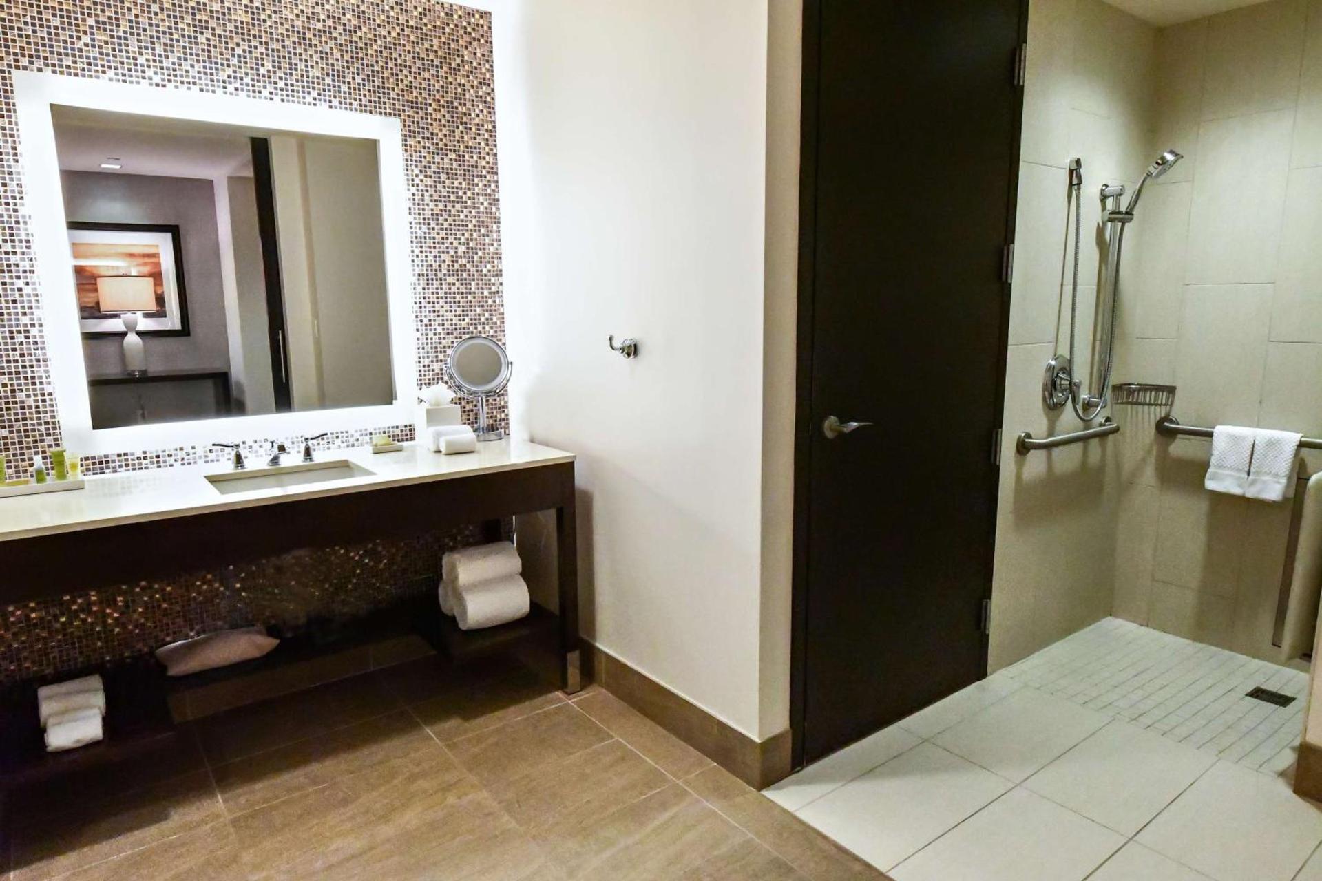 Hilton Dallas/Plano Granite Park photo 12