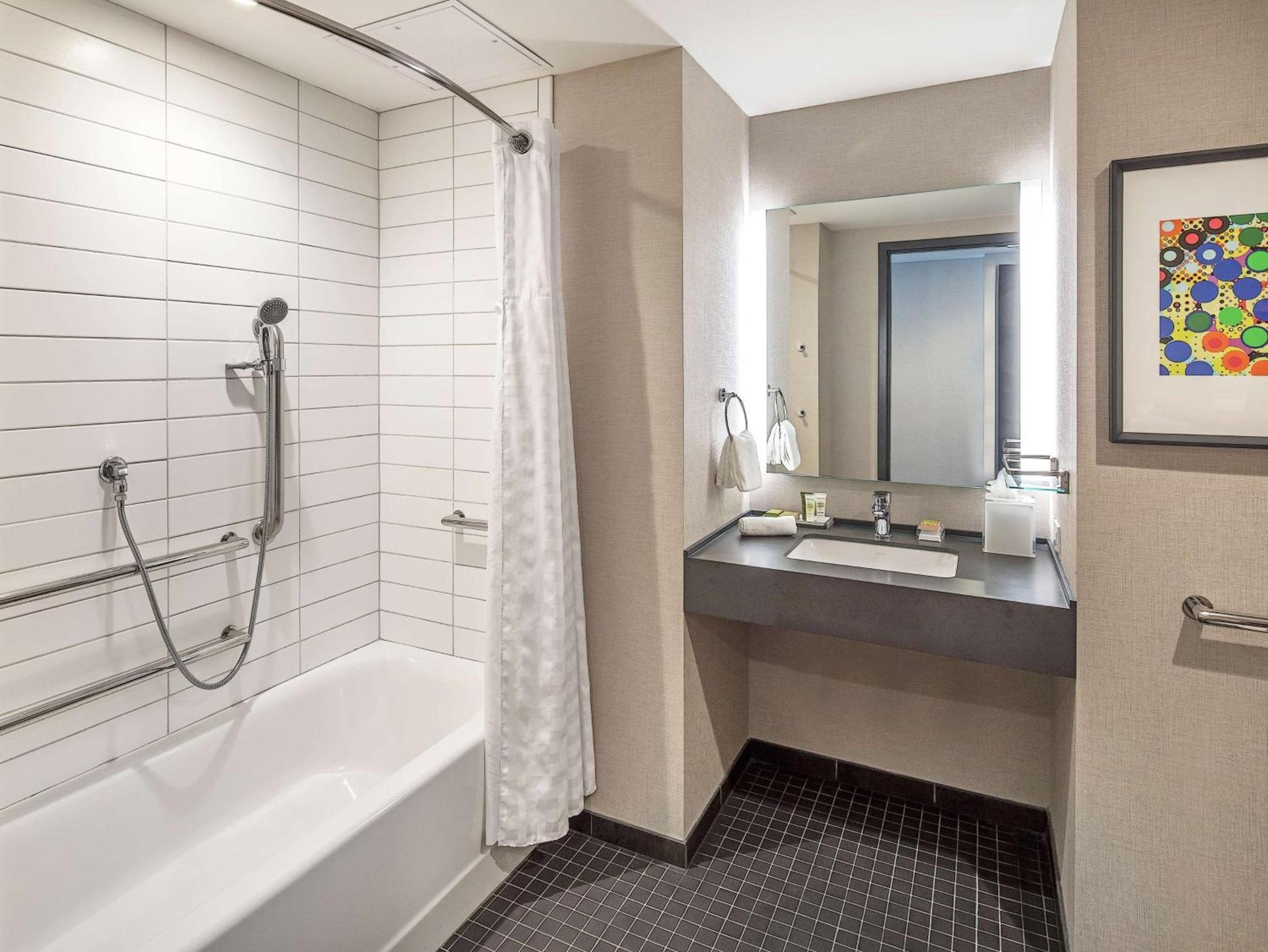Hilton Des Moines Downtown photo 28