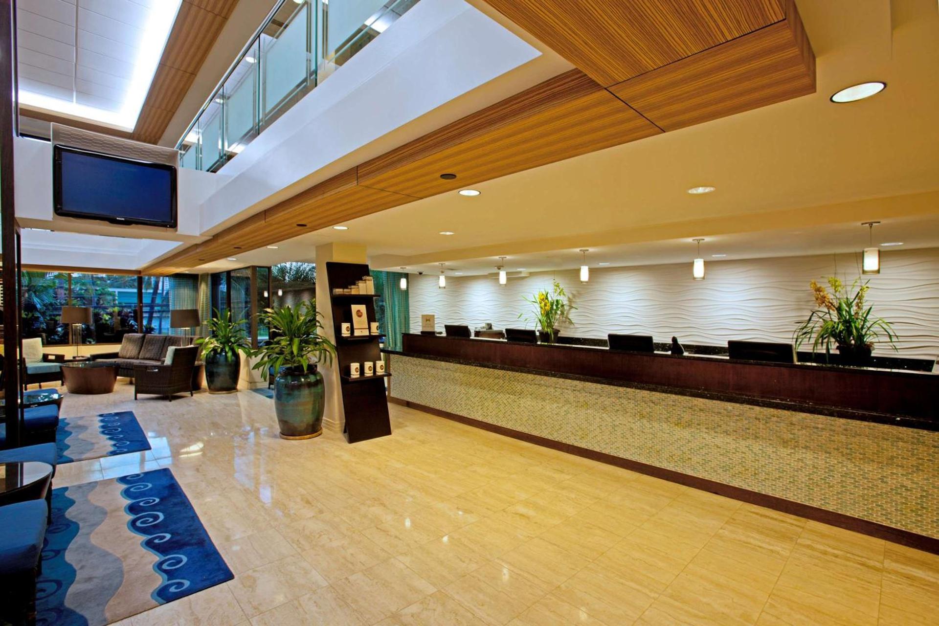 DoubleTree by Hilton Alana - Waikiki Beach photo 2